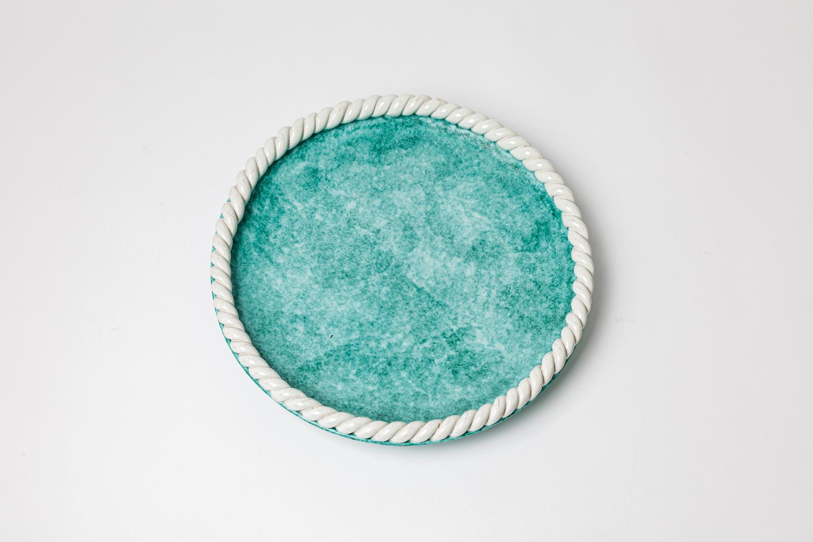 Eine Keramiktasse von Sainte Radegonde mit  Glasurdekoration, um 1950-1960 (Beaux Arts) im Angebot