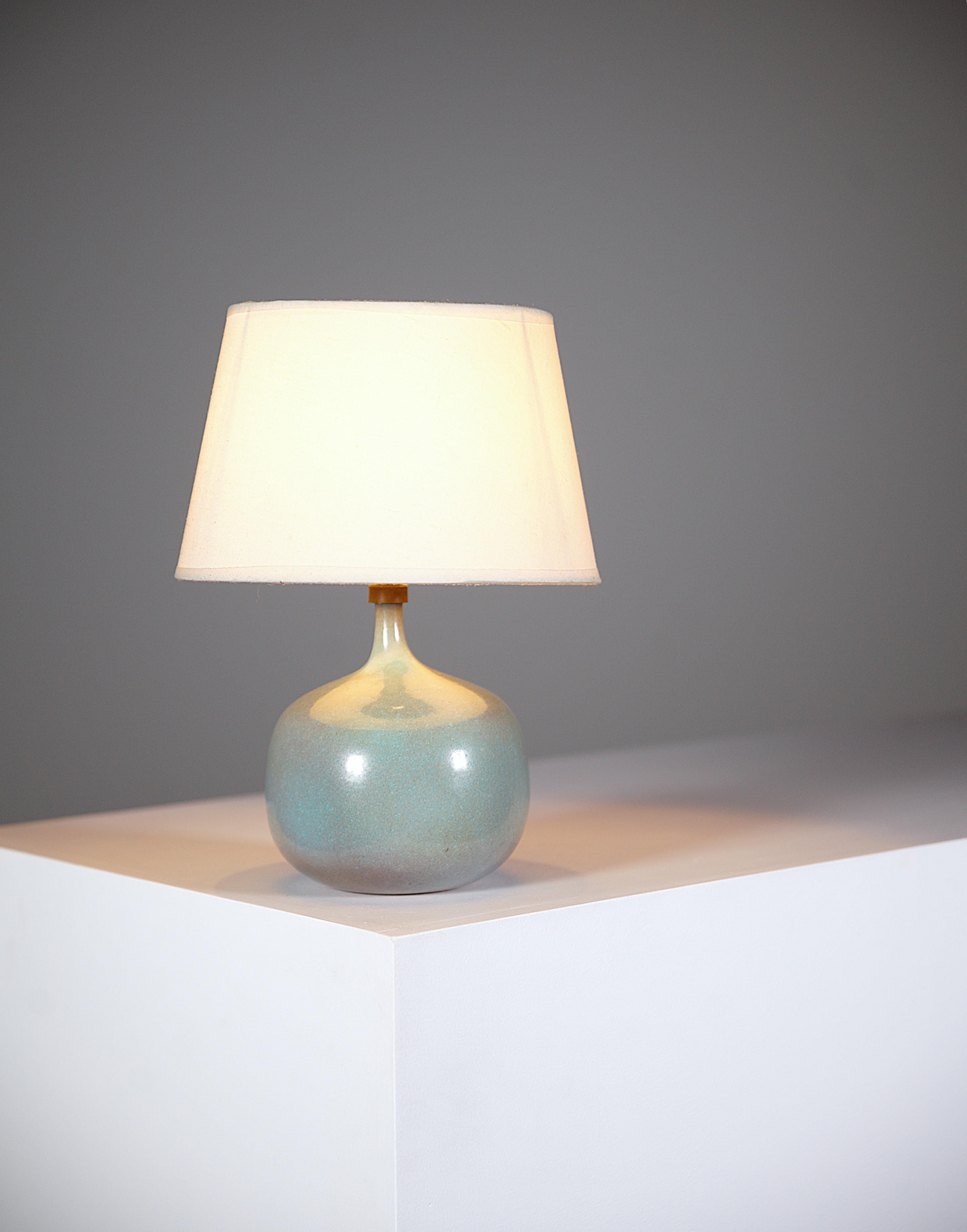 Eine Keramiklampe von Jacques & Dani Ruelland Frankreich 1970er Jahre (Französisch) im Angebot