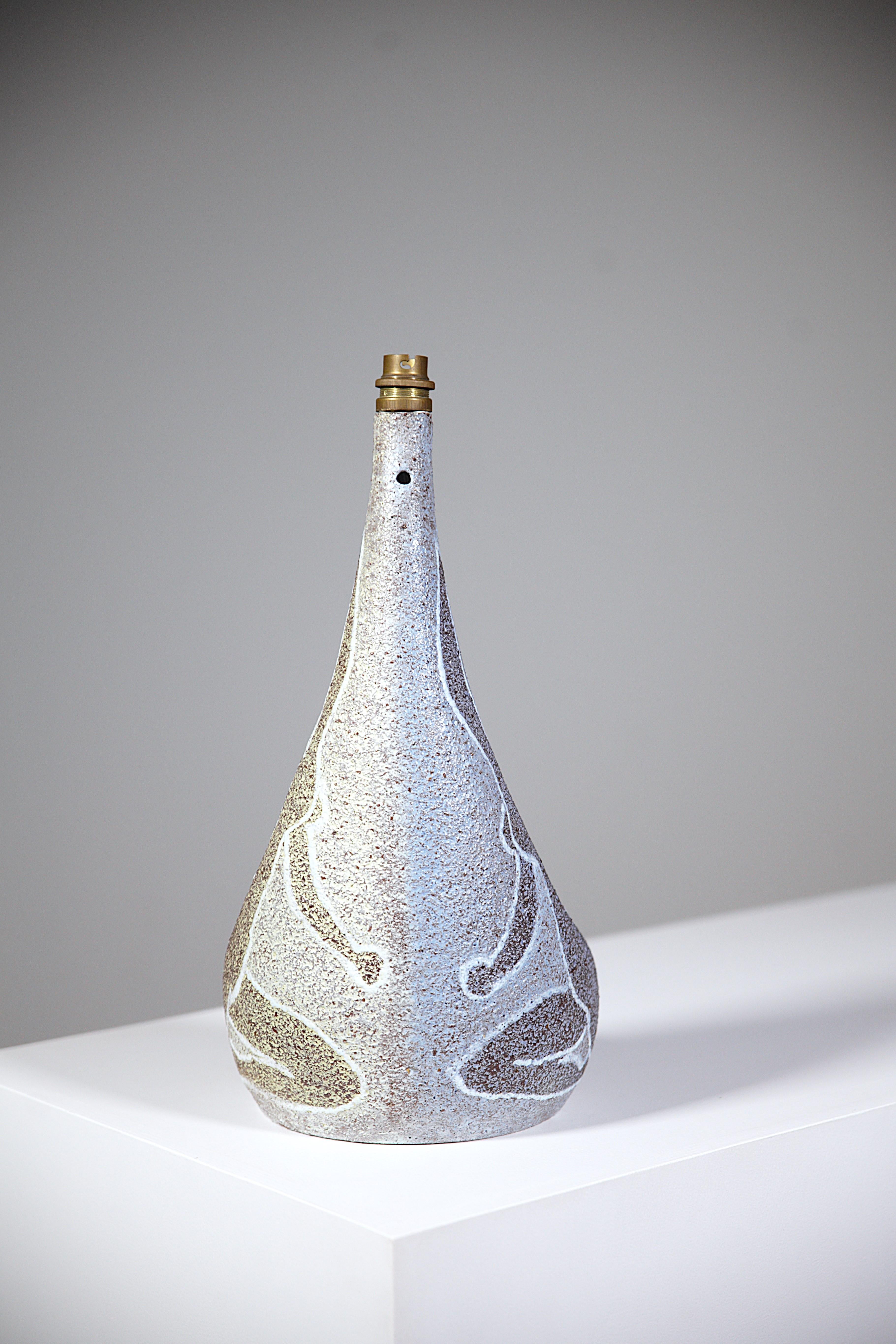 Smaltato Lampada in ceramica di Les Potiers D'accolay Francia anni '70 in vendita