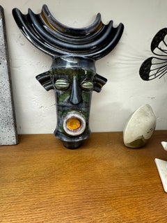 Una máscara de cerámica de Danikowski