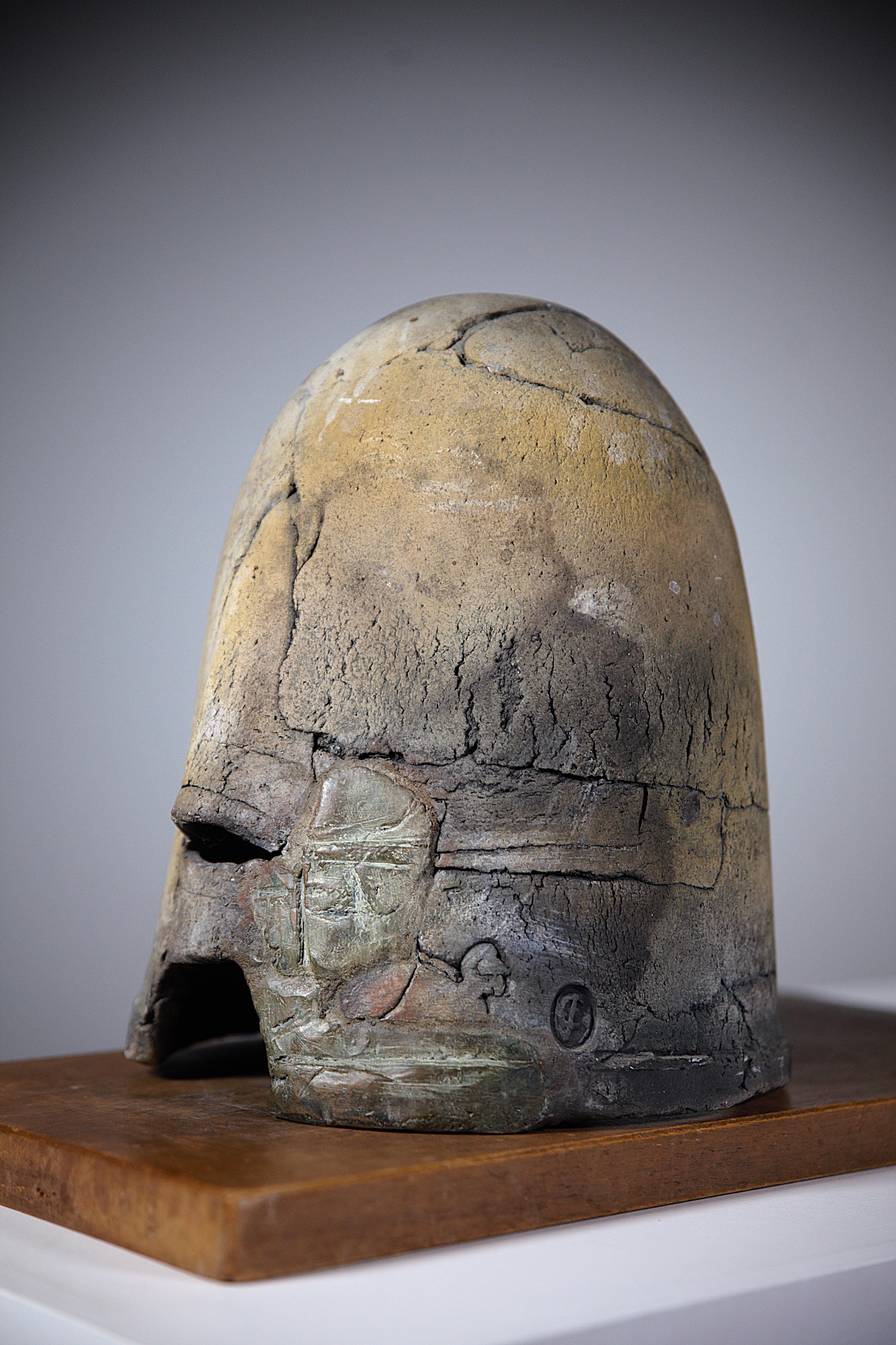 Scultura di maschera in ceramica di Christine Fabre Francia anni 2000 in vendita 1