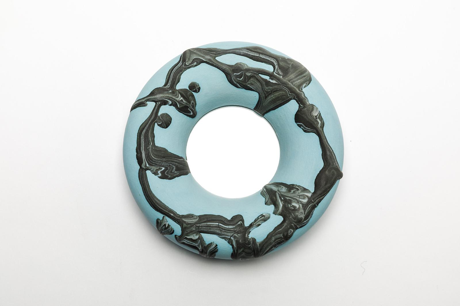 A ceramic mirror with blue and dark green glazes decoration by Mia Jensen.
Unique piece.
Signed under the base.
Unique piece,
circa 2019.