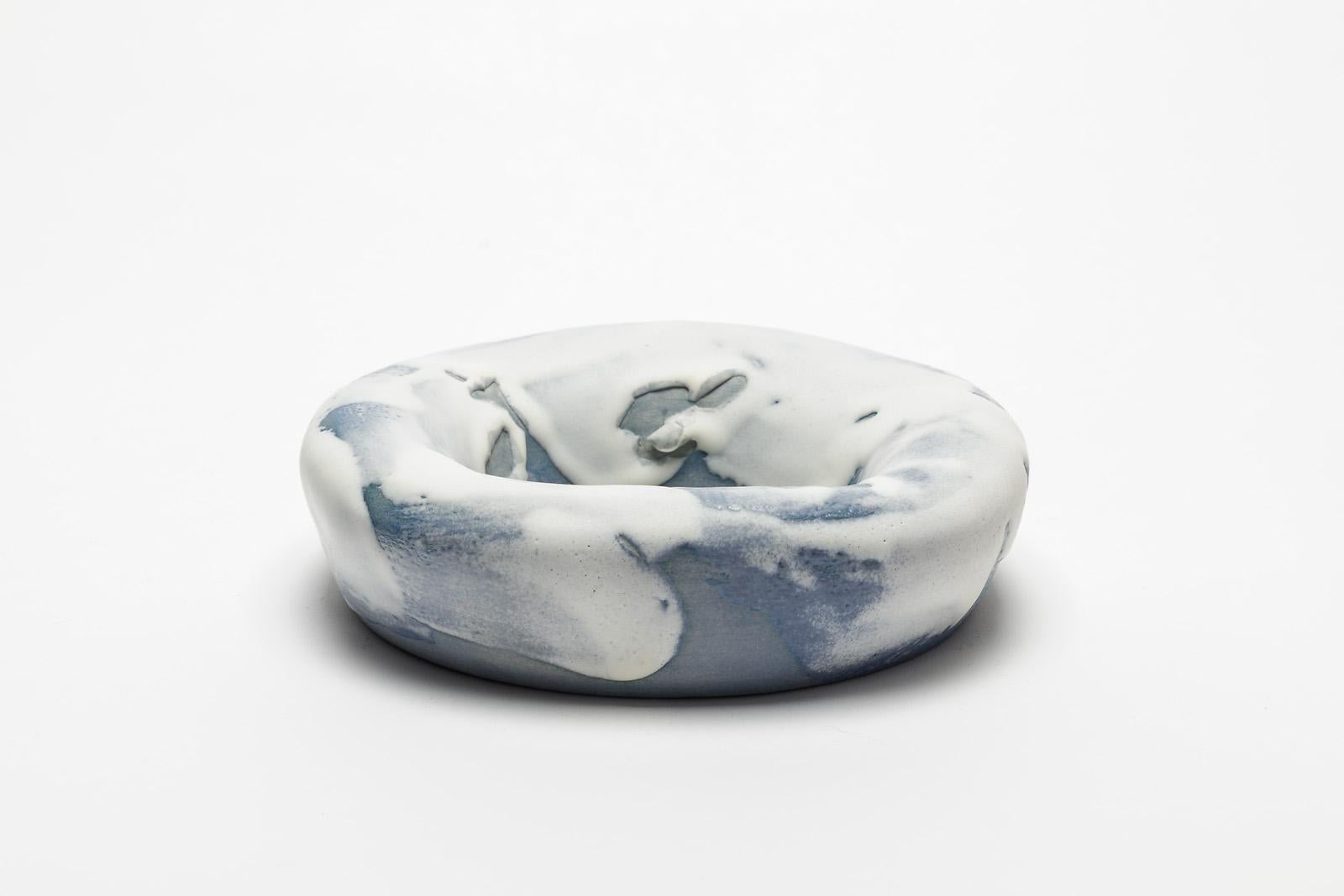 A ceramic mirror with white and blue glazes decoration by Mia Jensen.
Unique piece.
Signed under the base.
Unique piece,
circa 2019.
