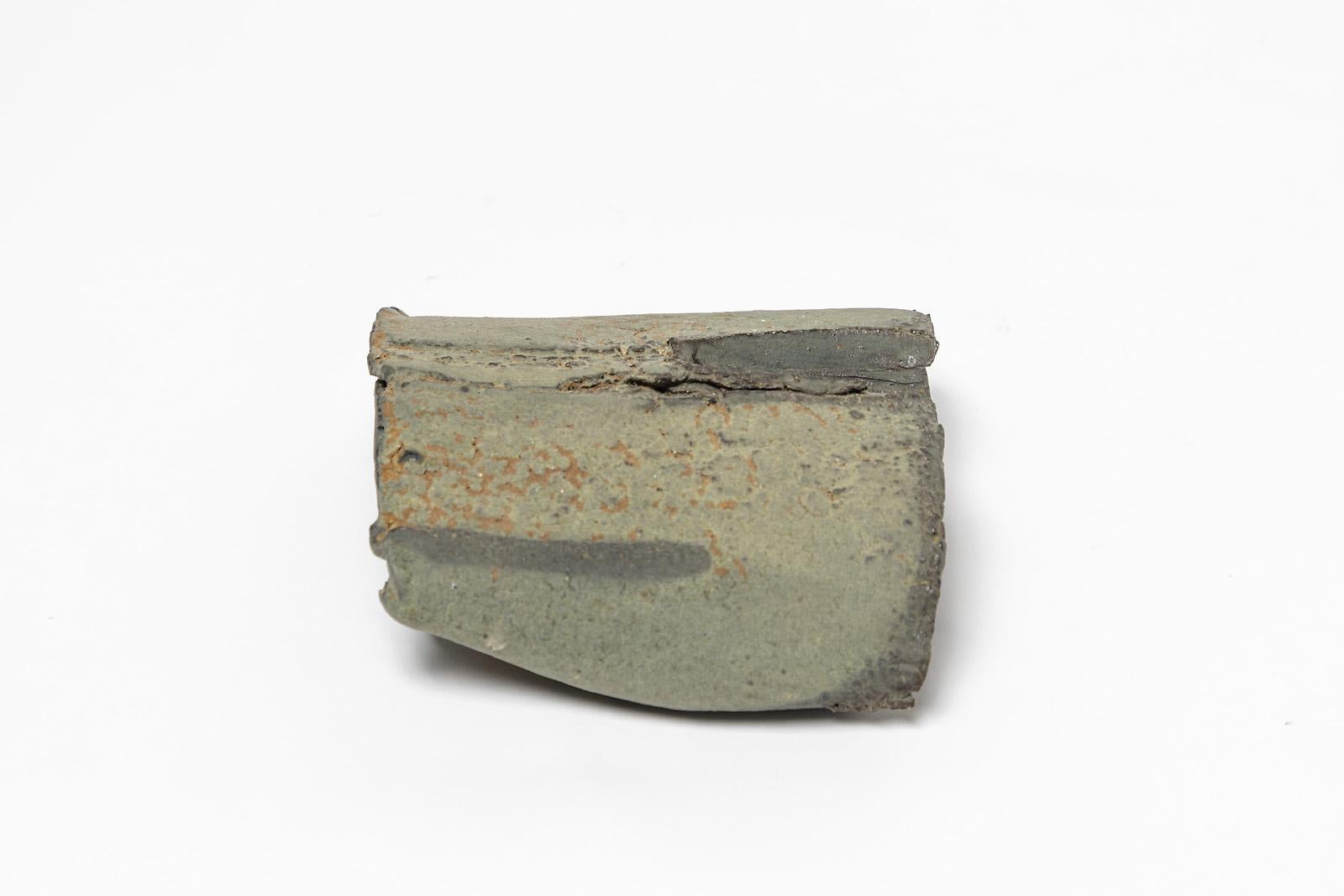 Français Sculpture en céramique verte du XXe siècle  circa 1970 signé en vente