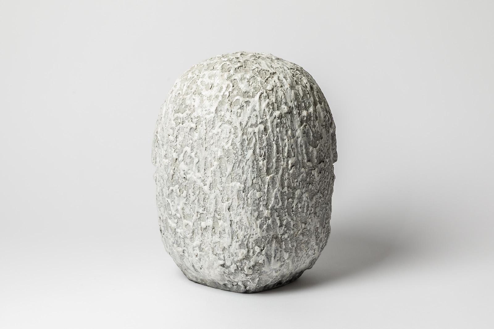 Keramik-Skulptur mit einem Kopf von Gisele Buthod-Garon, um 2017 (Beaux Arts) im Angebot