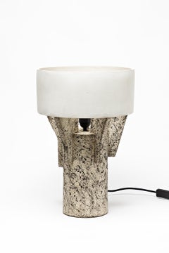 Lampada da tavolo in ceramica di Denis Castaing con decorazione a smalto bianco, 2019