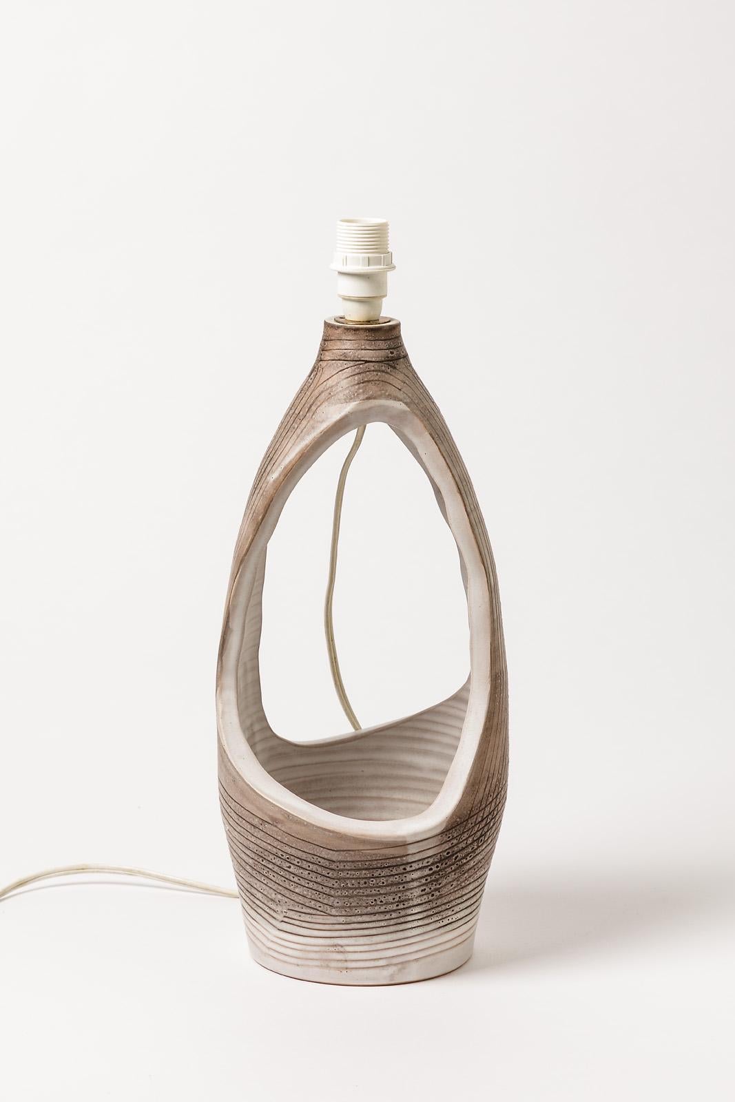 Français Lampe de table en céramique de Jean Austruy:: circa 1960-1970 en vente