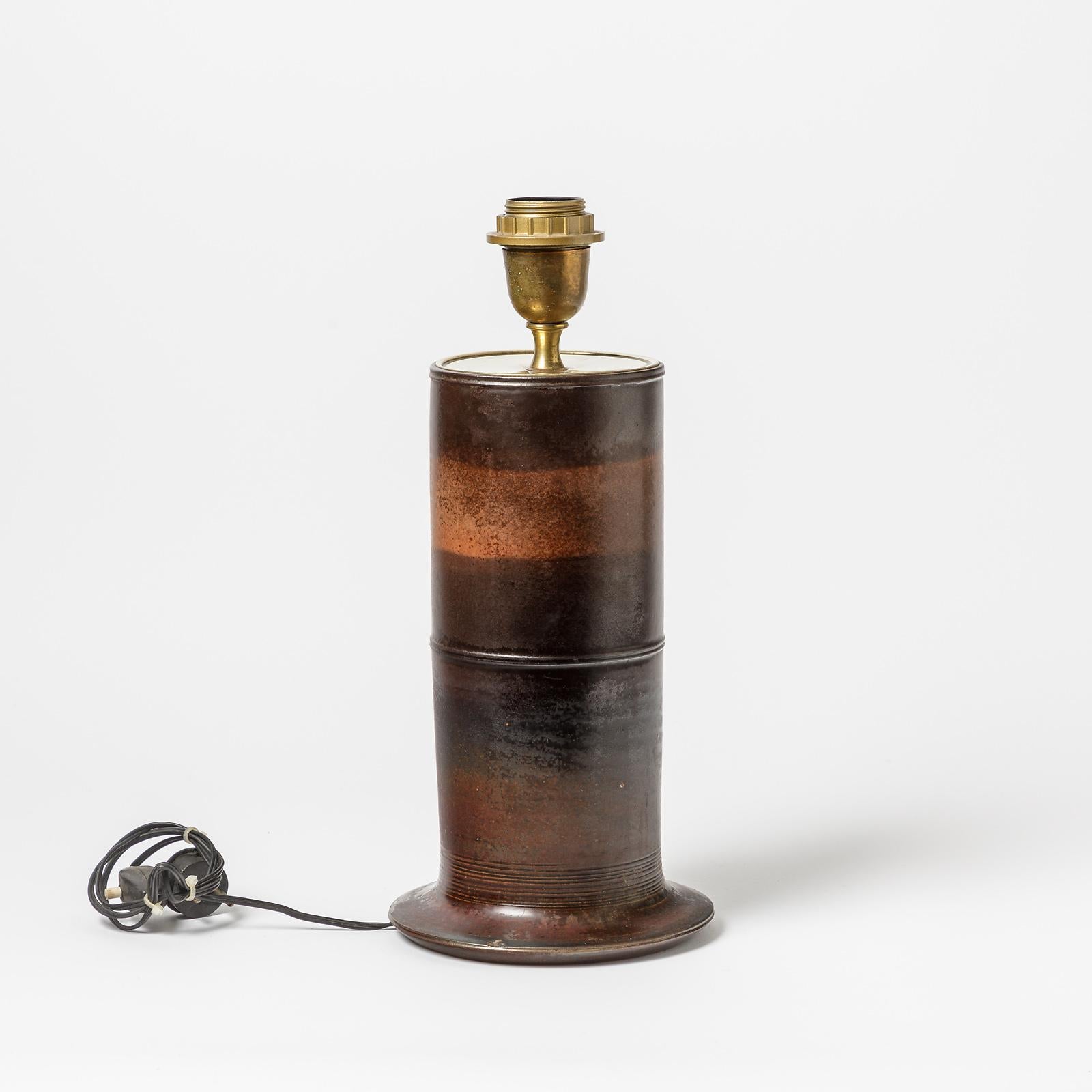 A ceramic table lamp signed under the base.
Perfect original conditions.
Signed under the base,
circa 1960-1970.
Sold with a new electrical system.
Dimensions are mentioned for the ceramic only.