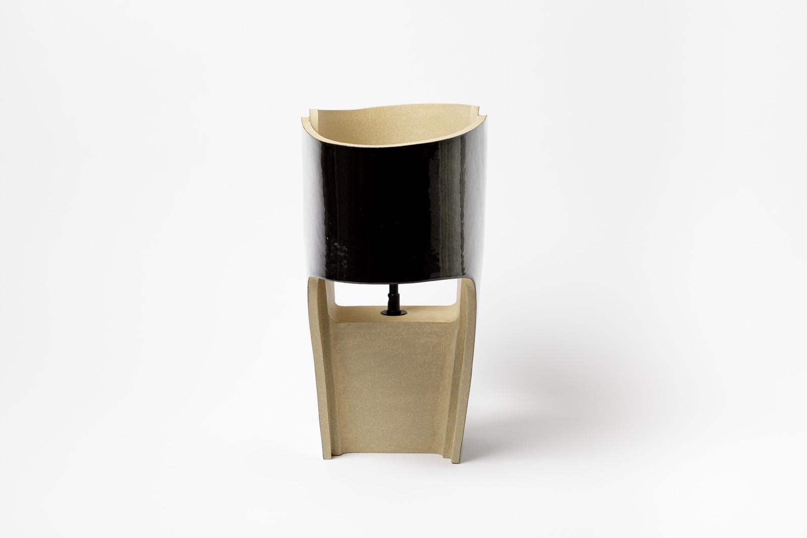 XXIe siècle et contemporain Lampe de table en céramique à décor de glaçure noire de Denis Castaing, 2022 en vente