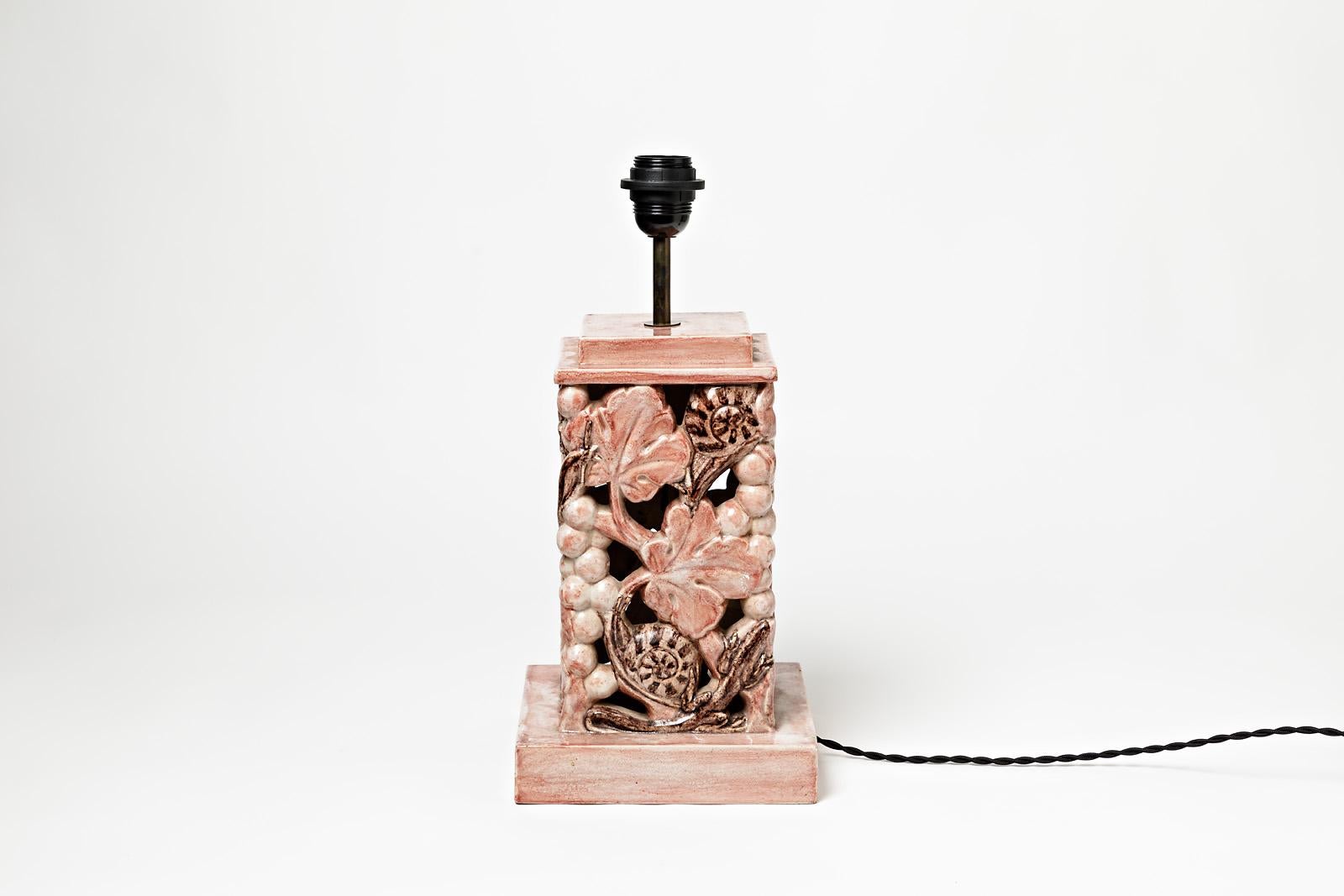 Keramische Tischlampe mit rosa Glasurdekor:: signiert:: um 1960-1970 (Beaux Arts) im Angebot