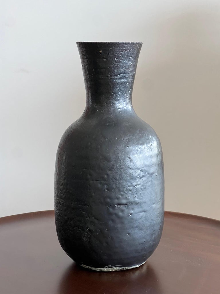 American A Ceramic Vase by Frans Wildenhain For Sale