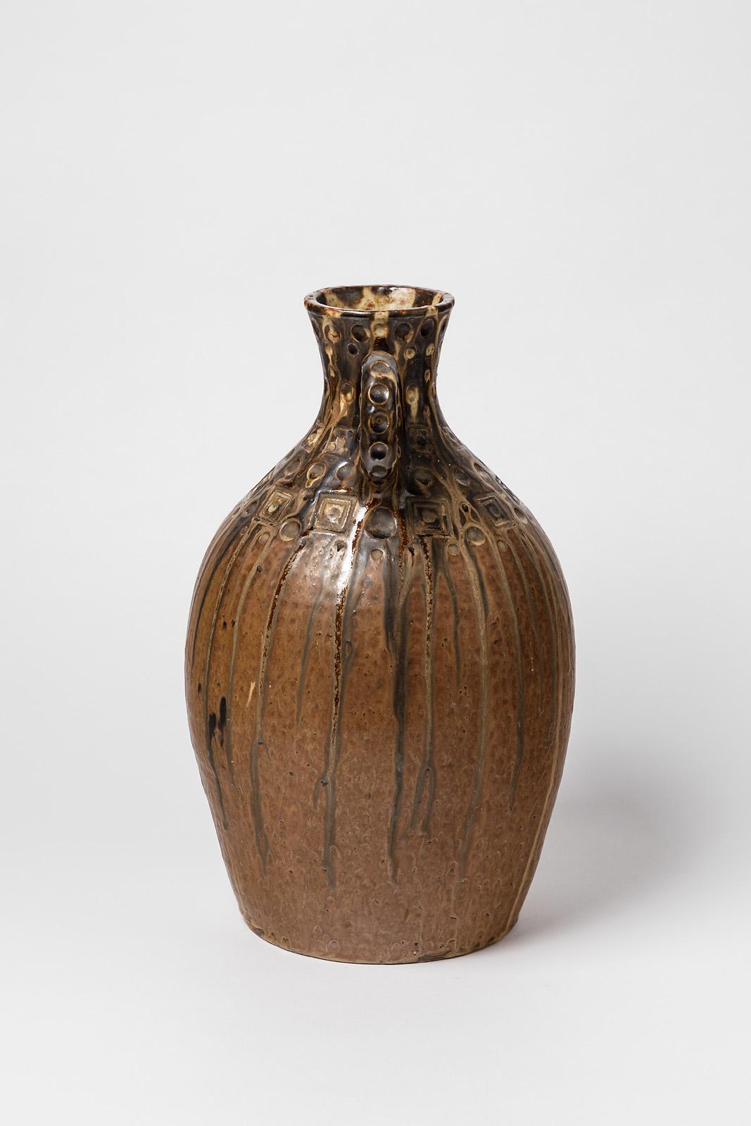 Un vase en céramique de Joseph Talbot, à La Borne.
Signé sous la base.
Parfait état d'origine,
vers 1940.