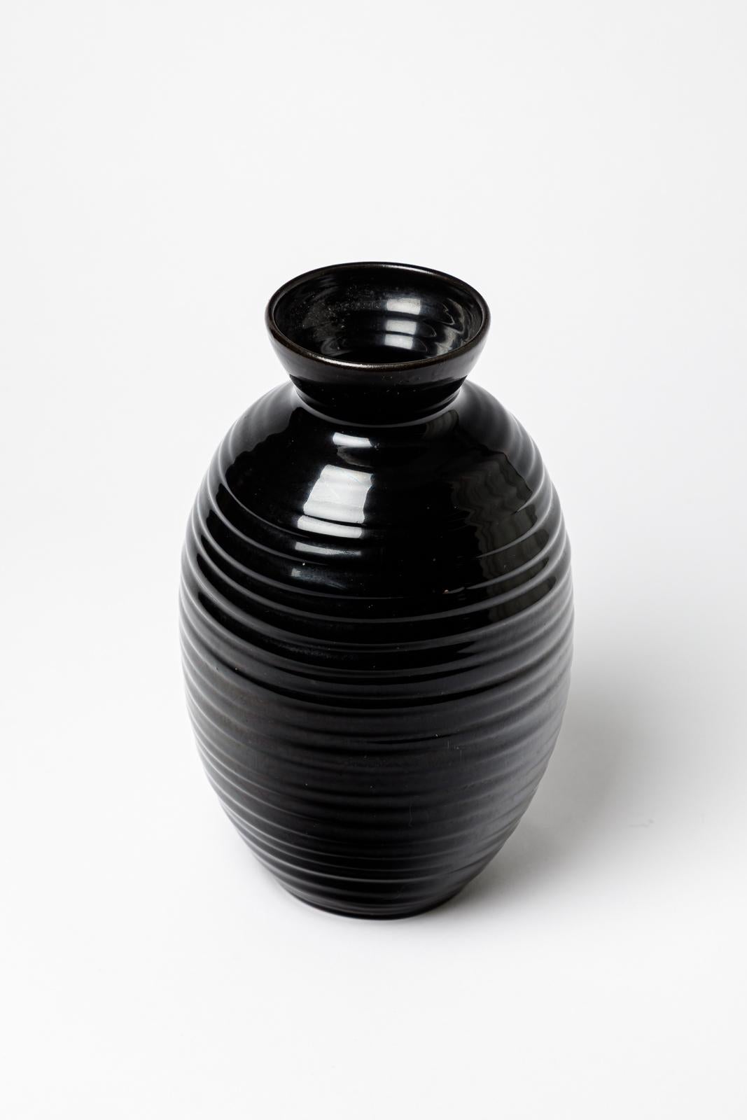 XX secolo Vaso in ceramica con decorazione a smalto nero di Accolay, cica 1960-1970 in vendita