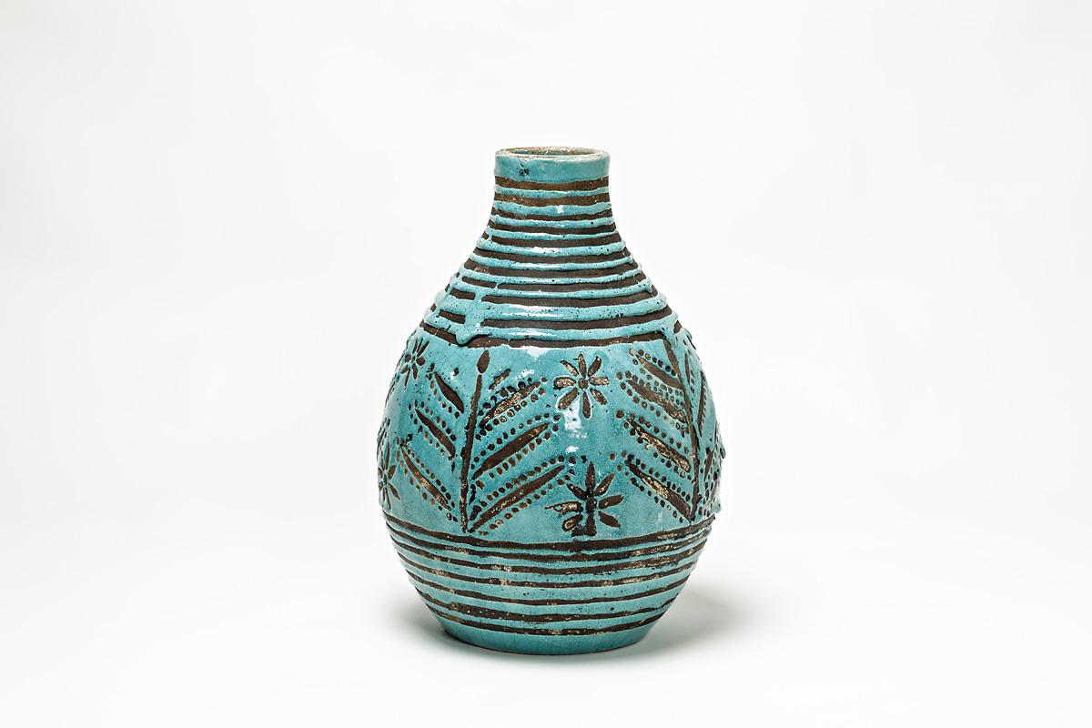A ceramic vase with blue glaze decoration.
Perfect original conditions.
Signed under the base 