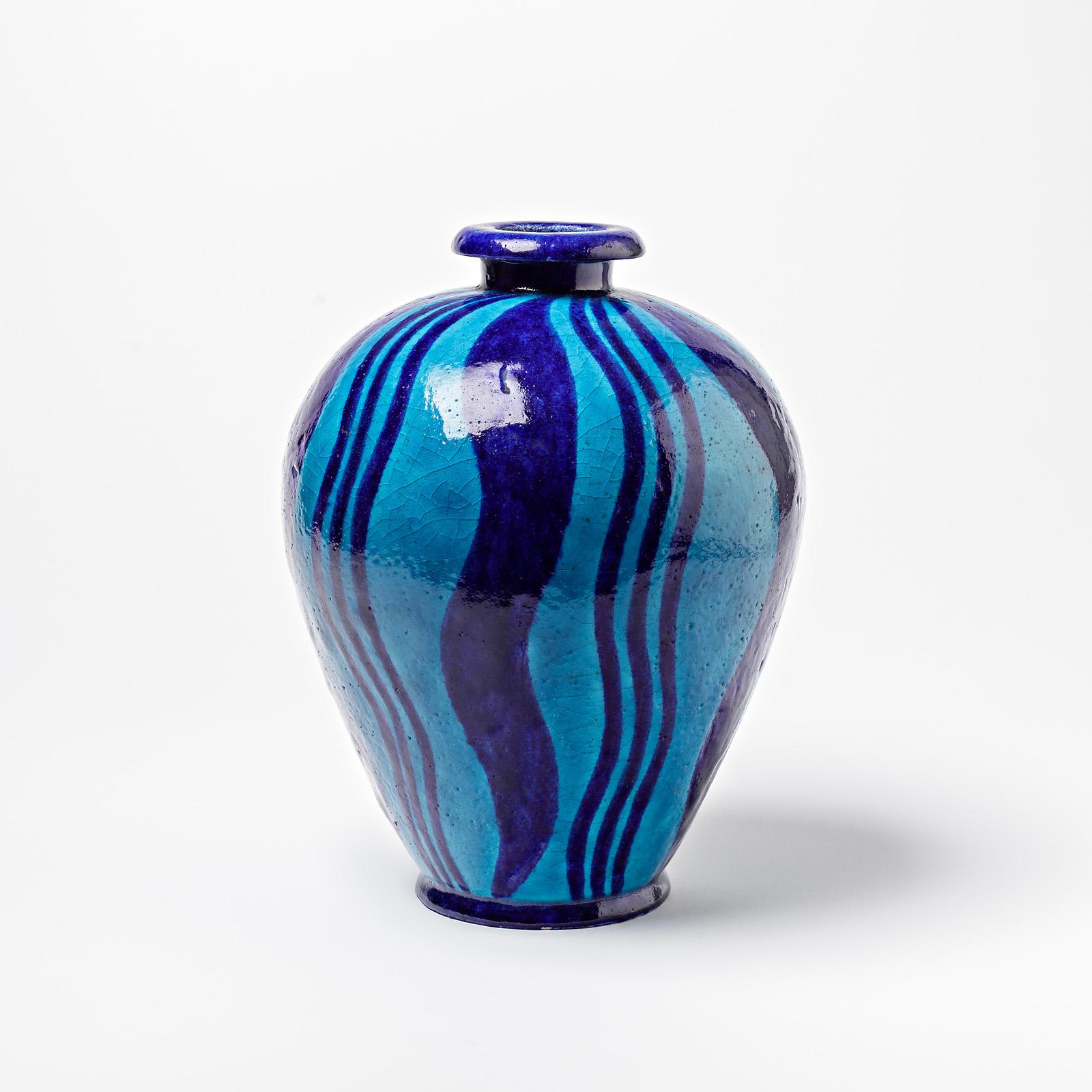 Keramikvase mit blauer Glasur, um 1920, nicht signiert (Französisch) im Angebot