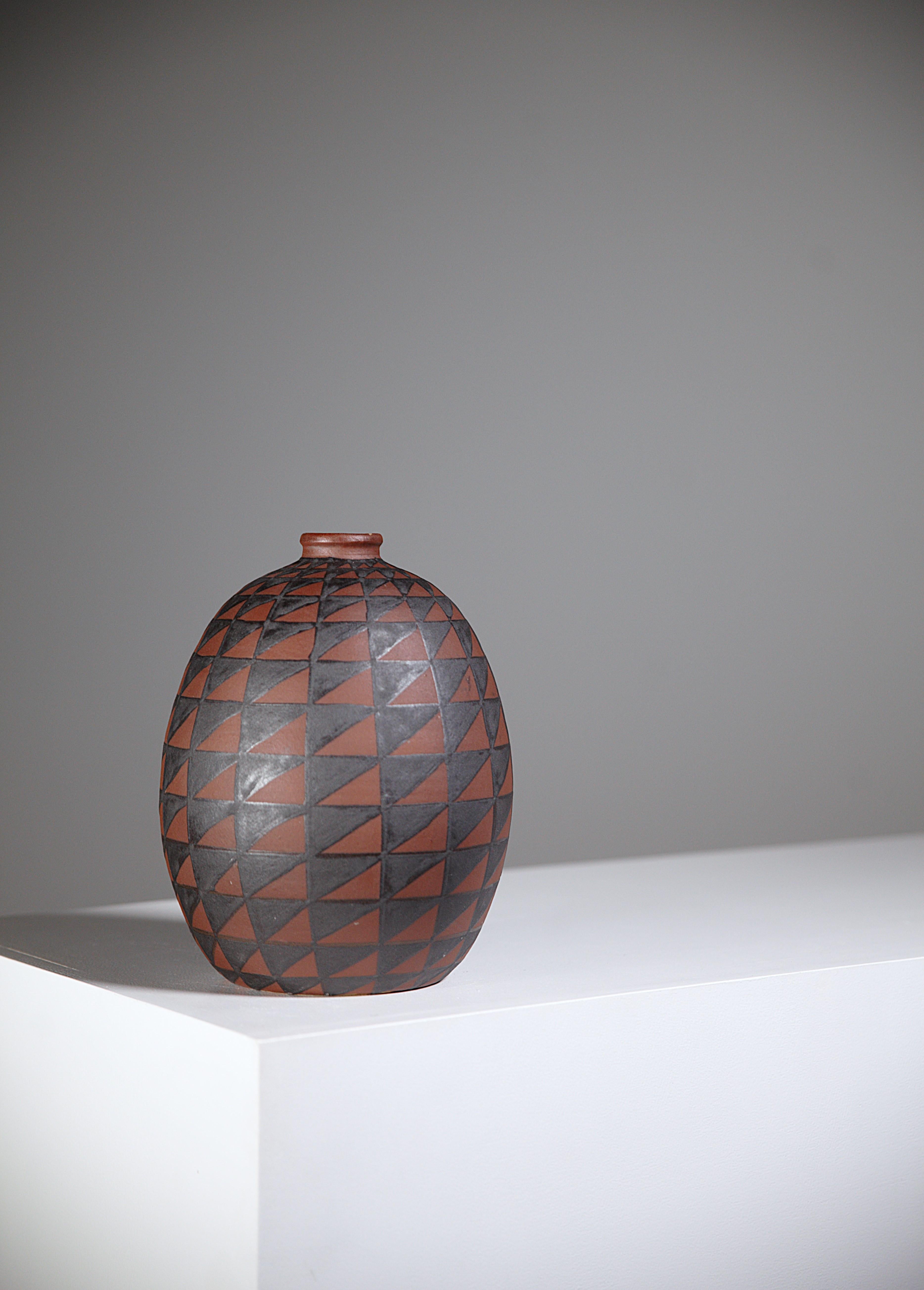 Smaltato Vaso in ceramica con disegno geometrico di Jean Garillon Francia anni '30 in vendita