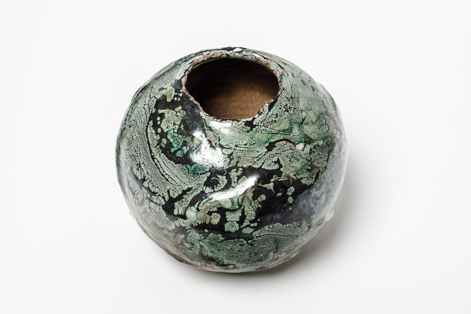 Vaso in ceramica con decorazione a smalto di Gisele Buthod Garçon, circa 2000 In condizioni ottime in vendita a Neuilly-en- sancerre, FR