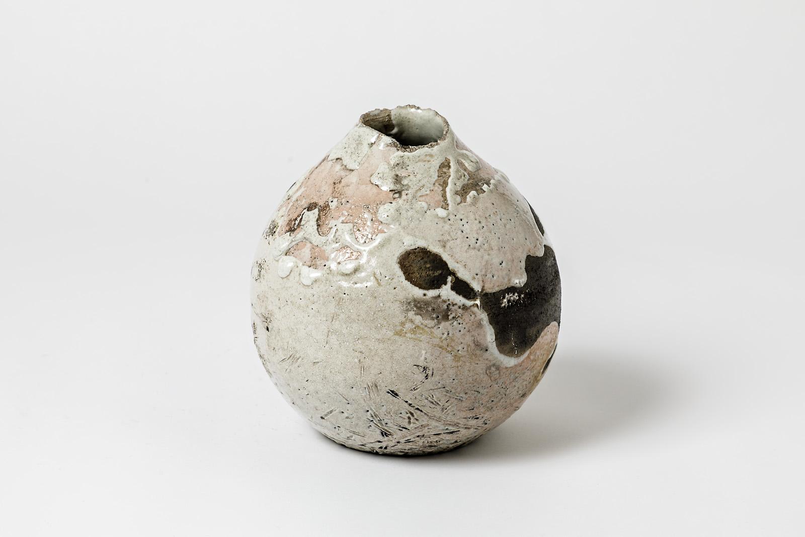 Vaso in ceramica con decorazione a smalto bianco di Michel Leveque a La Borne, 1970 In condizioni ottime in vendita a Saint-Ouen, FR