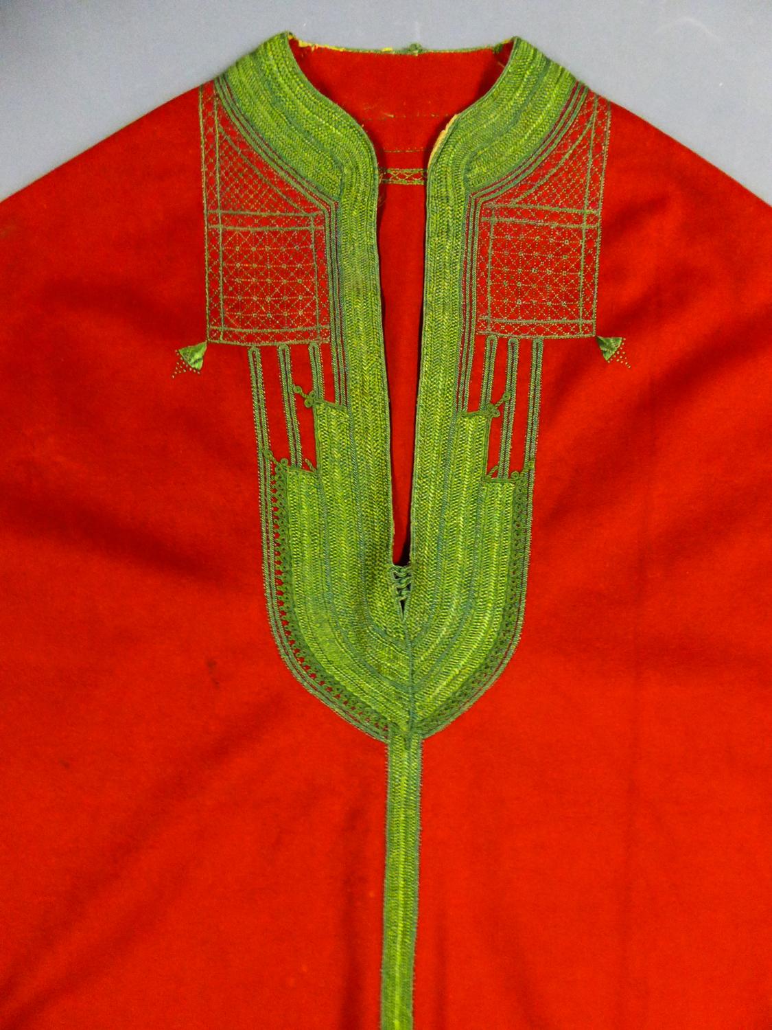 A Ceremonial Jebba Tunic in Felt Embroidered with Silk - Tunisia Circa 1900/1950 For Sale 7