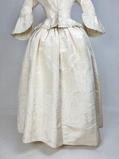 A Ceremonial two pieces gown in moiré silk faille – England Circa 1845