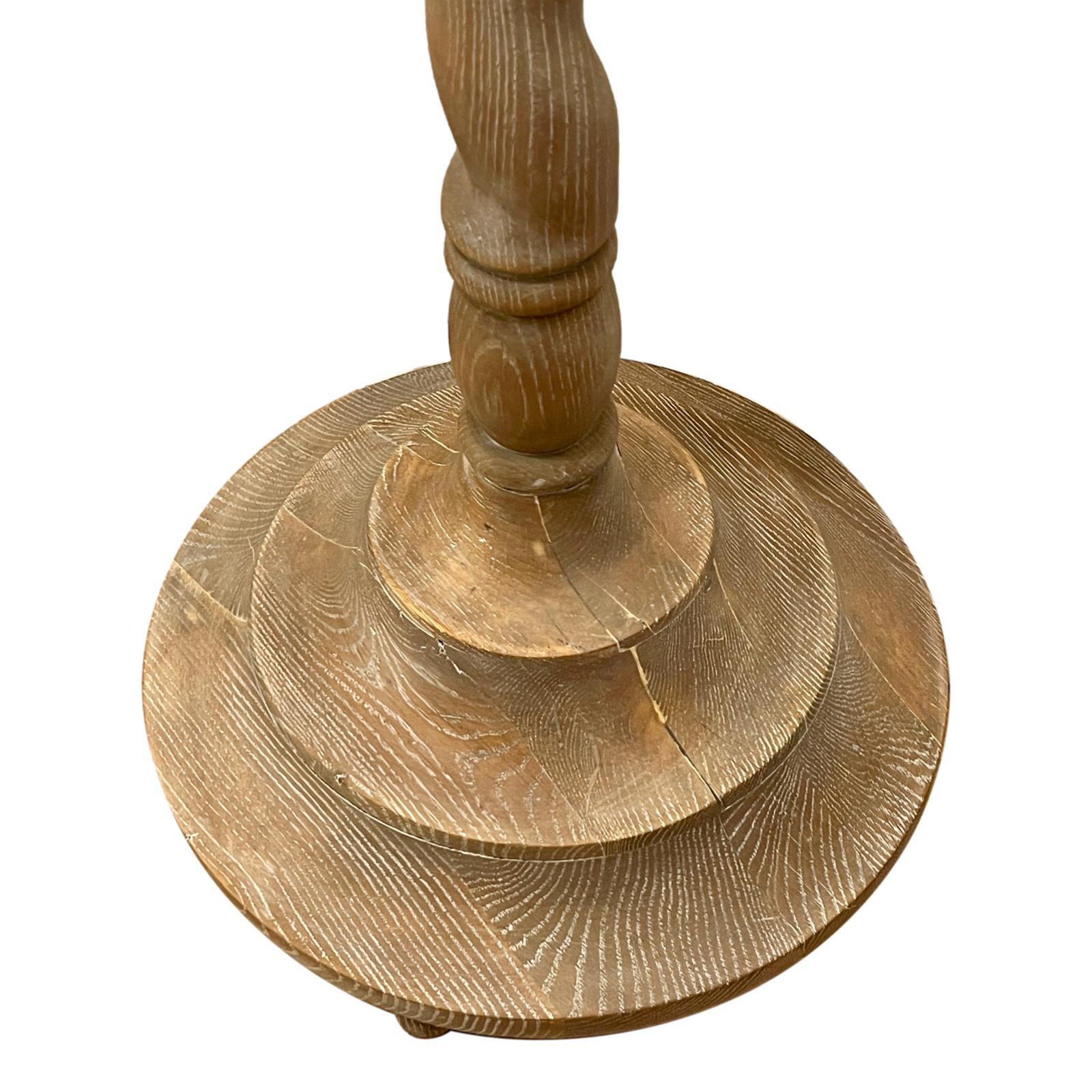 Stehlampe aus keramischem Holz (Gekälkt) im Angebot