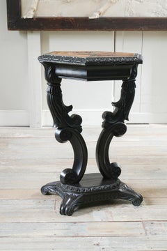 Ein Ceylonischer Beistelltisch aus Ebenholz und Ebenholz und Holzimitat