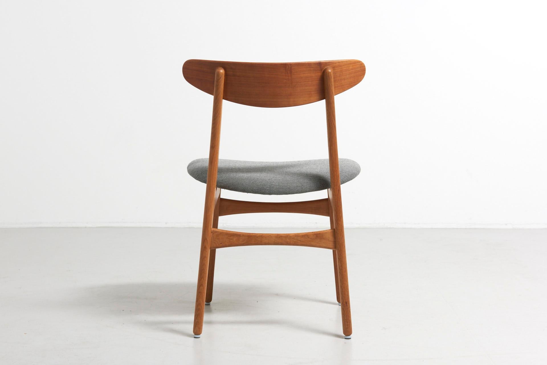 Mid-20th Century CH30 Chair by Hans J. Wegner For Sale