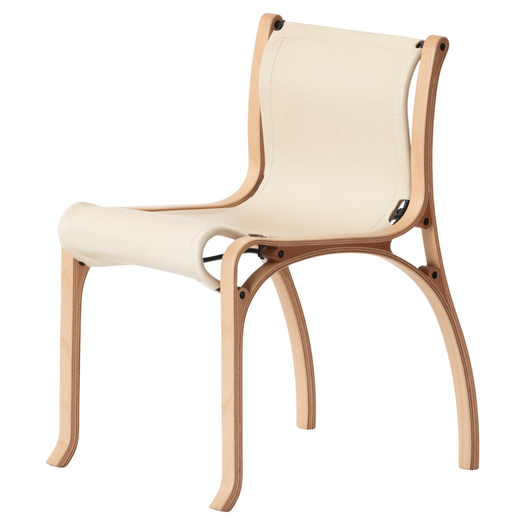 A Chair di Cristian Valdes 1977, legno laminato e pelle, Ivory Wood