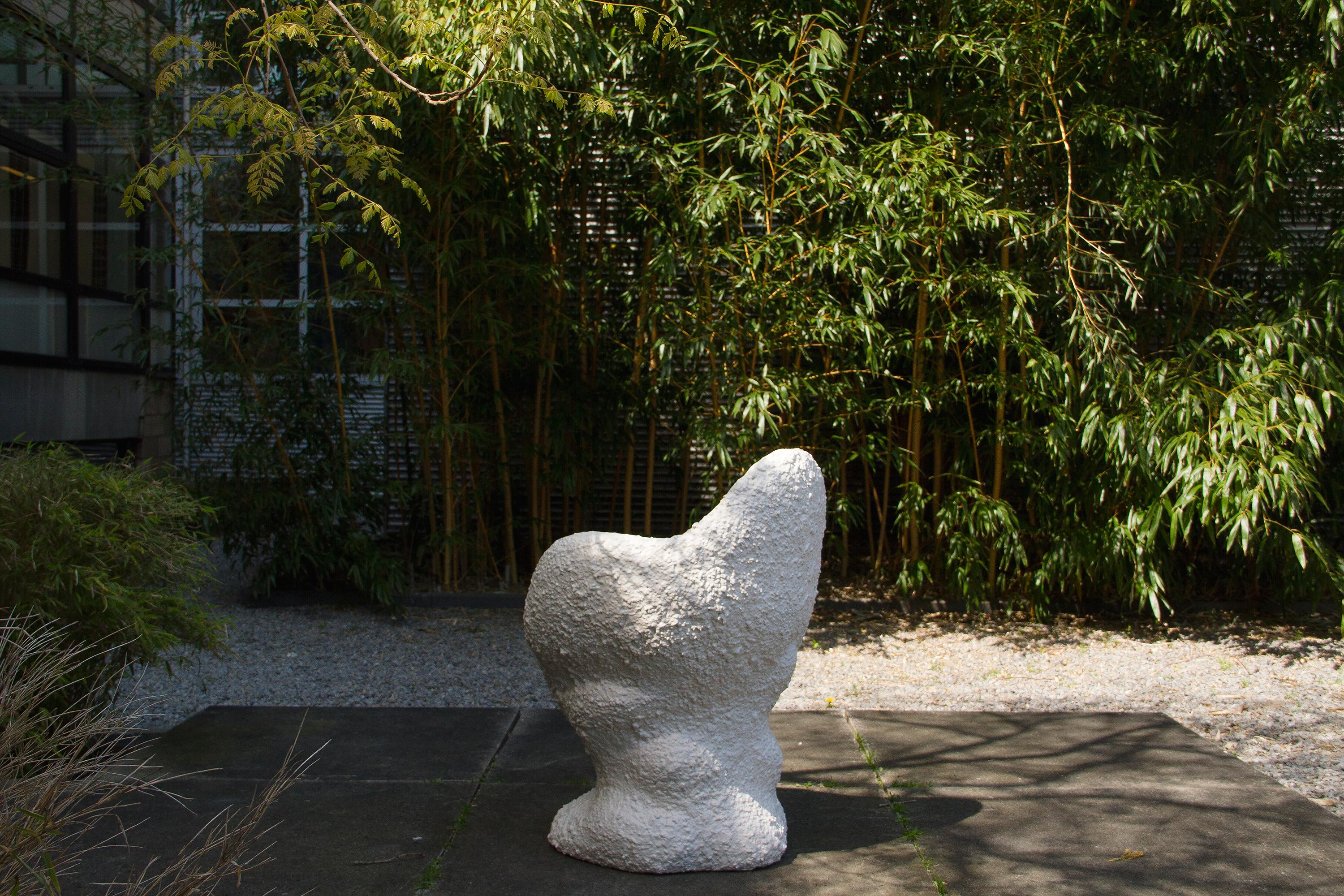 A Chair for Ursula, Off-White Sculptural Dining Chair, Zeitgenössische Handarbeit im Angebot 3
