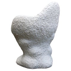 Una sedia per Ursula, sedia da pranzo scultorea di colore bianco sporco, artigianato contemporaneo