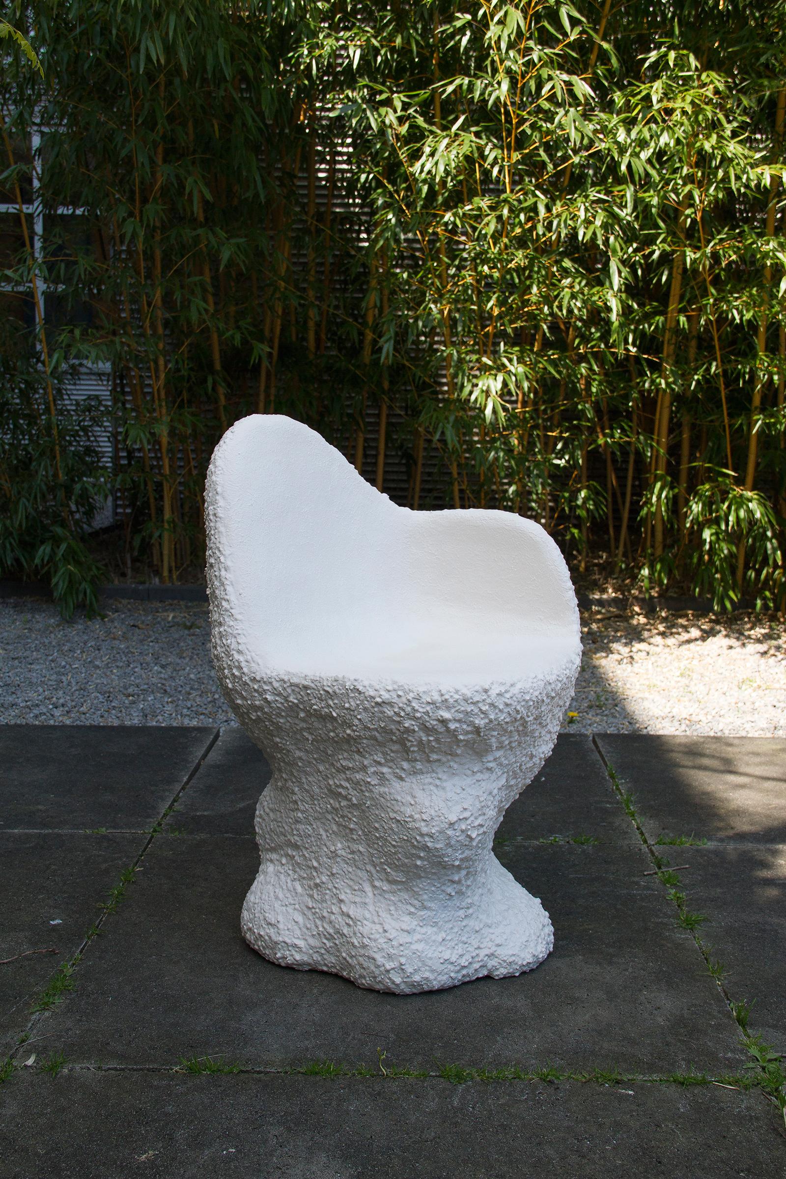 A Chair for Ursula, Off-White Sculptural Dining Chair, Zeitgenössische Handarbeit im Zustand „Neu“ im Angebot in Eindhoven, NL