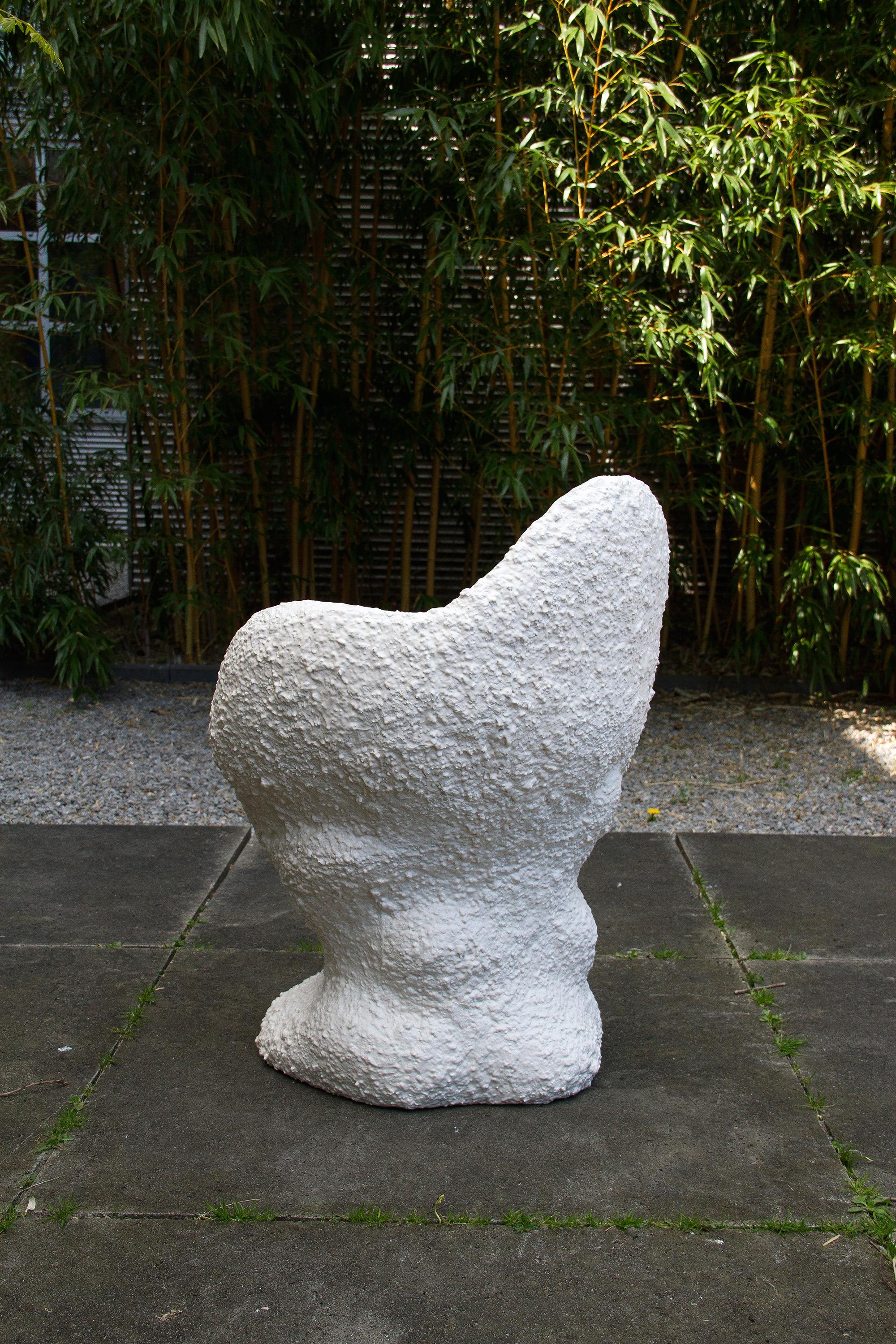 A Chair for Ursula, Off-White Sculptural Dining Chair, Zeitgenössische Handarbeit (21. Jahrhundert und zeitgenössisch) im Angebot