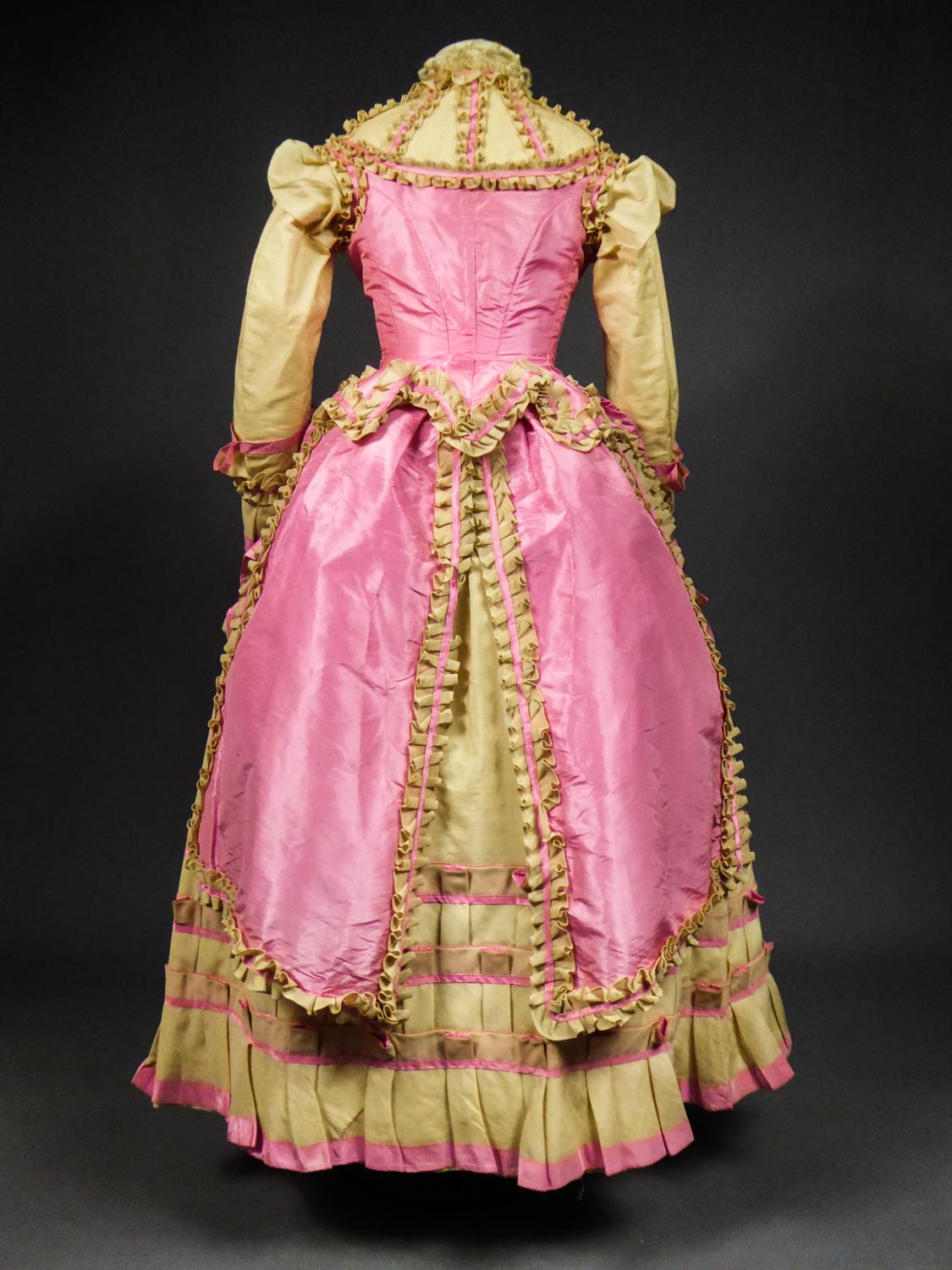 A Challis and Taffeta Bustle Cage Fashion Dress - France circa 1880 4