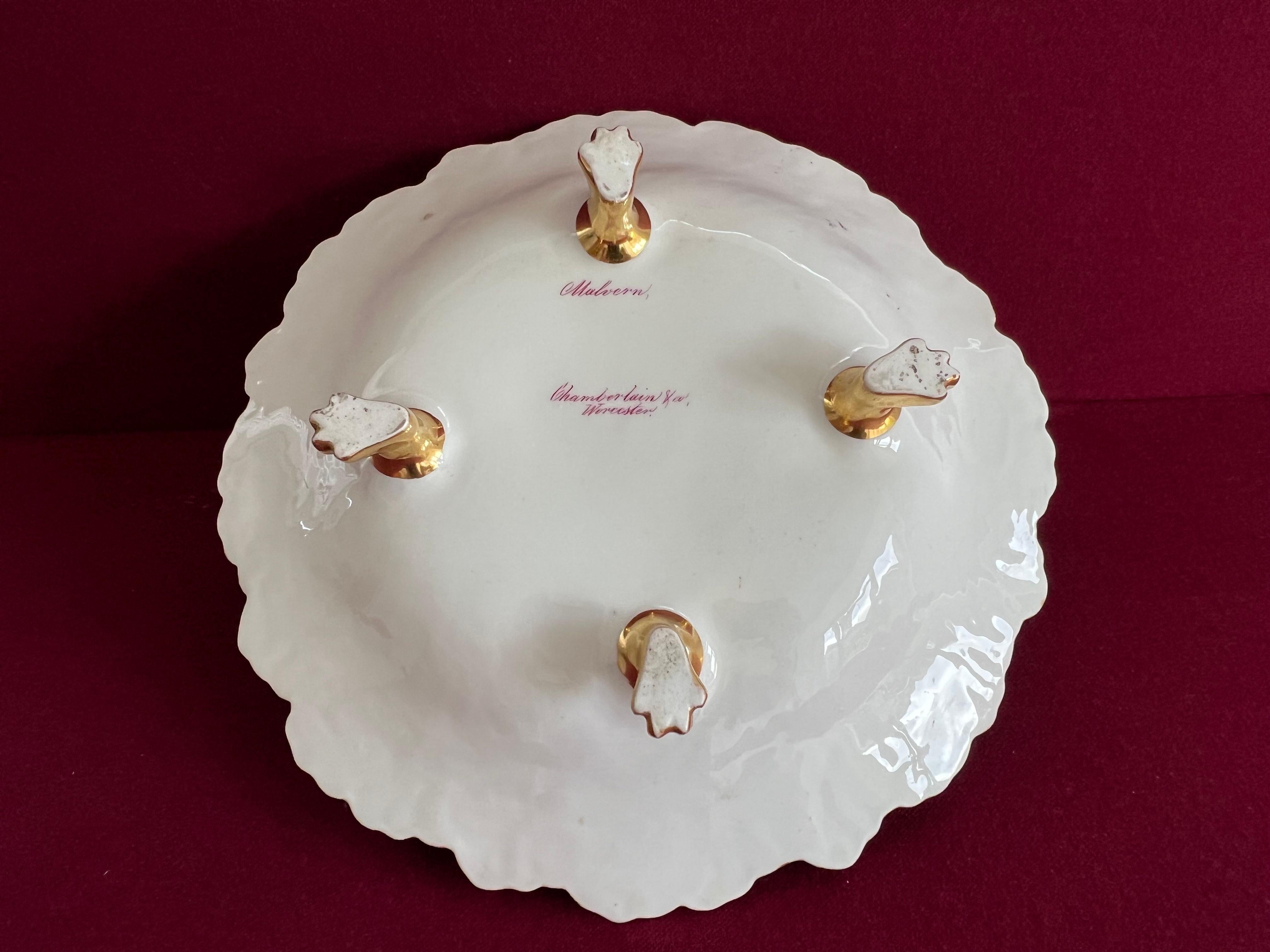 British A Chamberlain & Co Worcester porcelain basket c.1845 For Sale