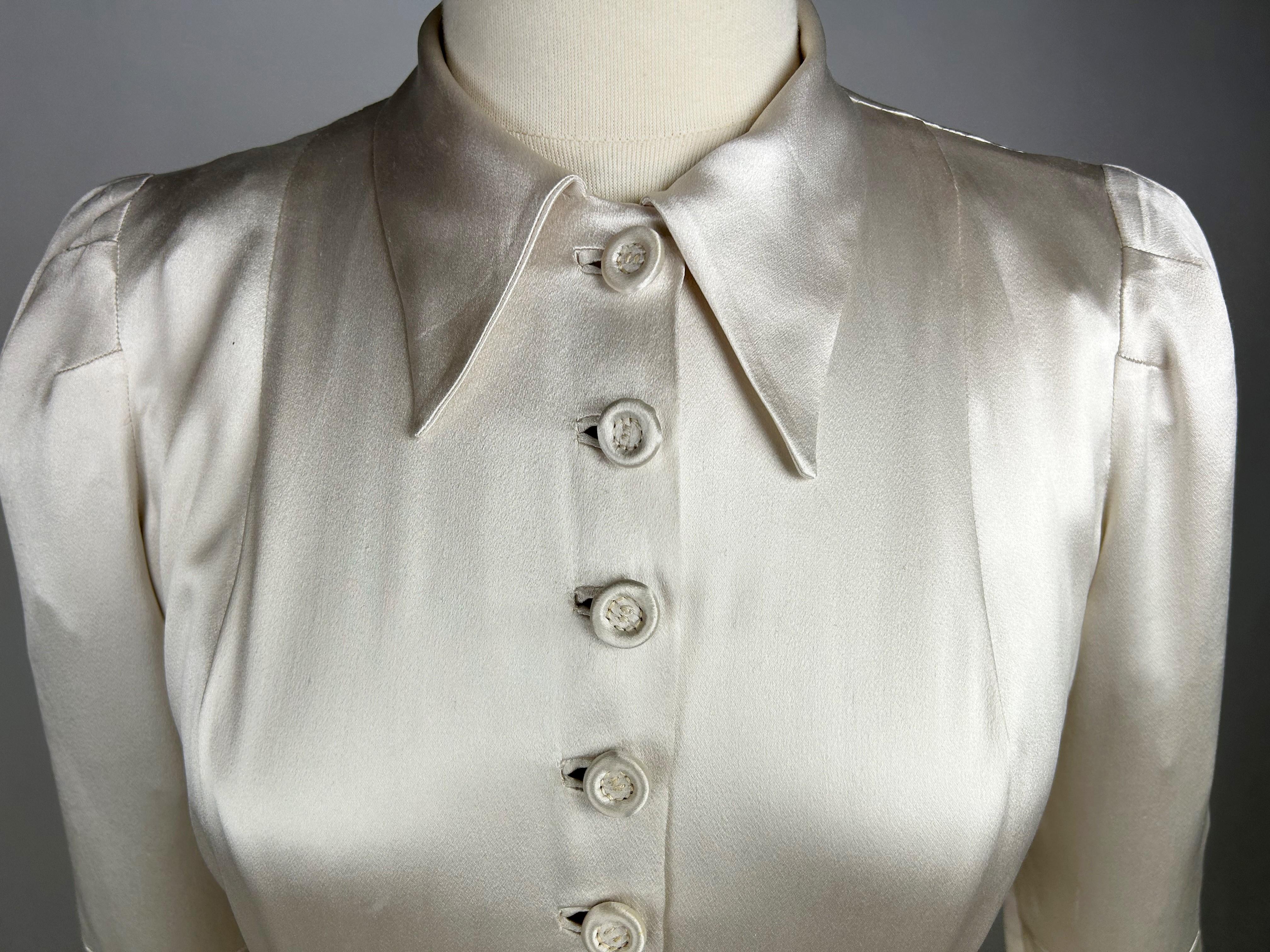 A Champagne Embroidered Satin Wedding Dress with train - France Circa 1940 For Sale 13