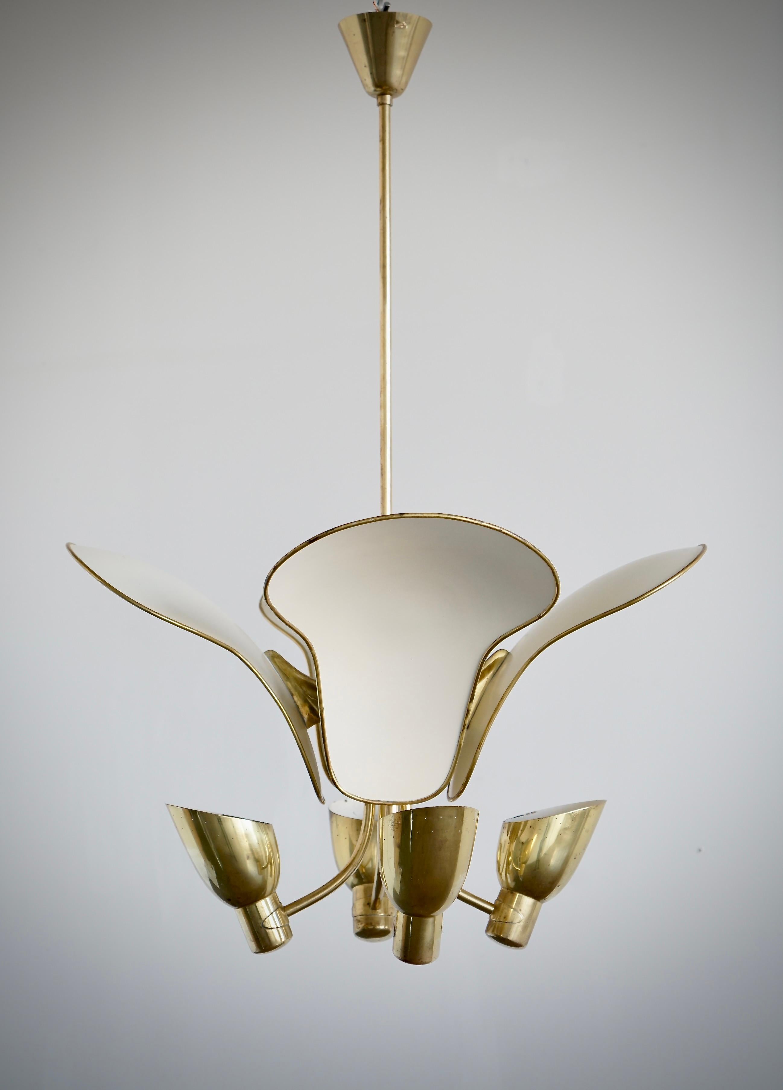 Scandinavo moderno Un lampadario di Carl-Axel Acking in vendita