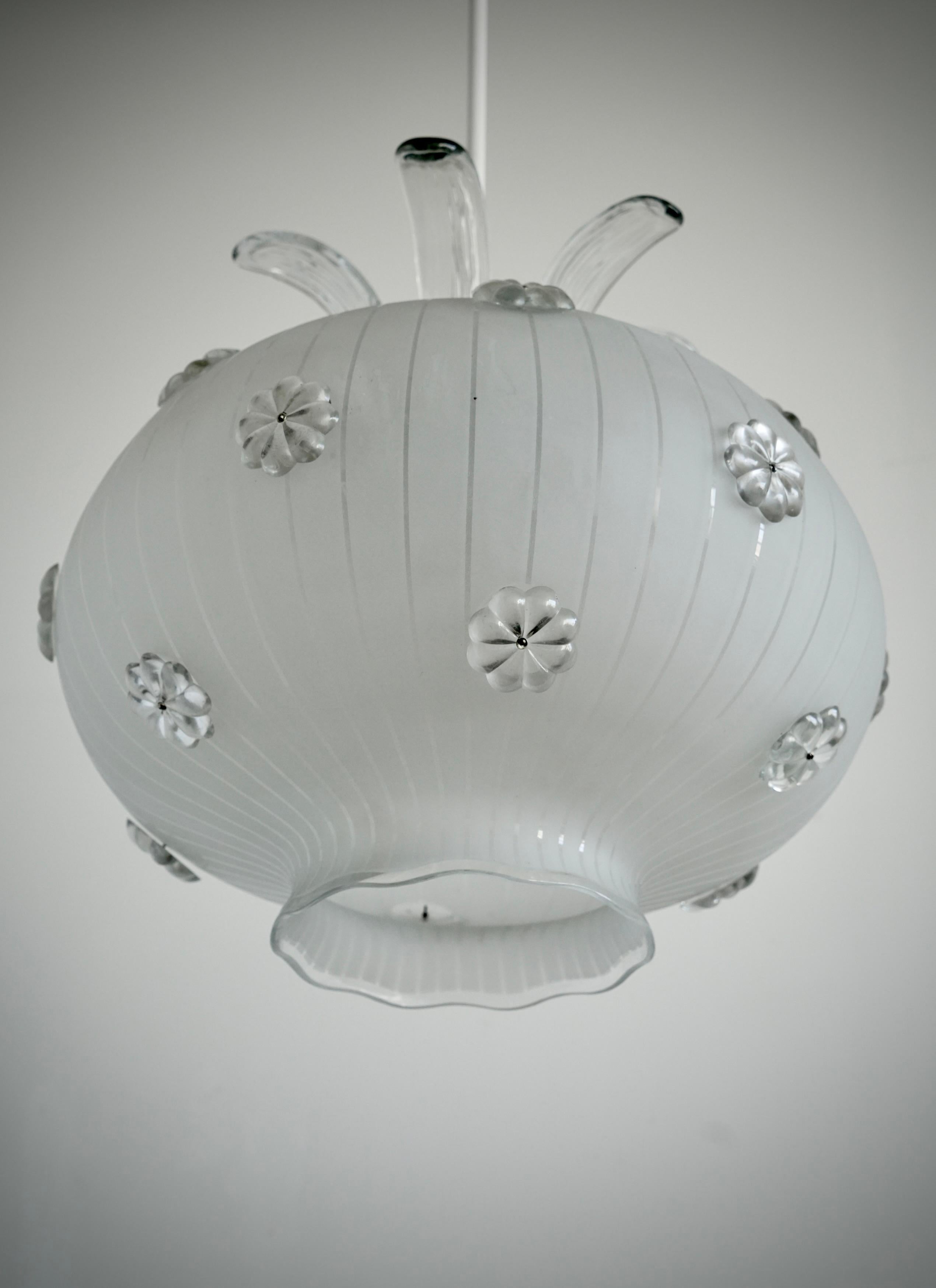 Scandinavo moderno Un lampadario  da Harald Notini in vendita