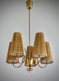 Un lampadario  da Paavo Tynell  per Taito Oy, Model 9082