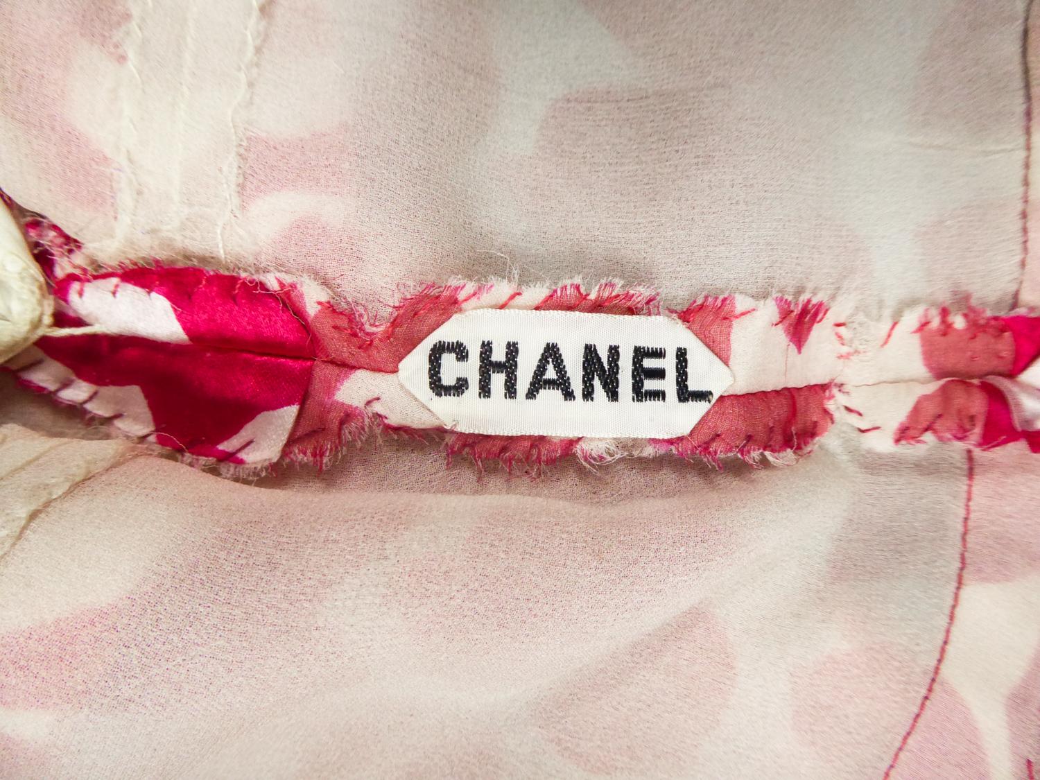 Chemisier Chanel en soie imprimée numéroté 46641, circa 1970 Bon état - En vente à Toulon, FR