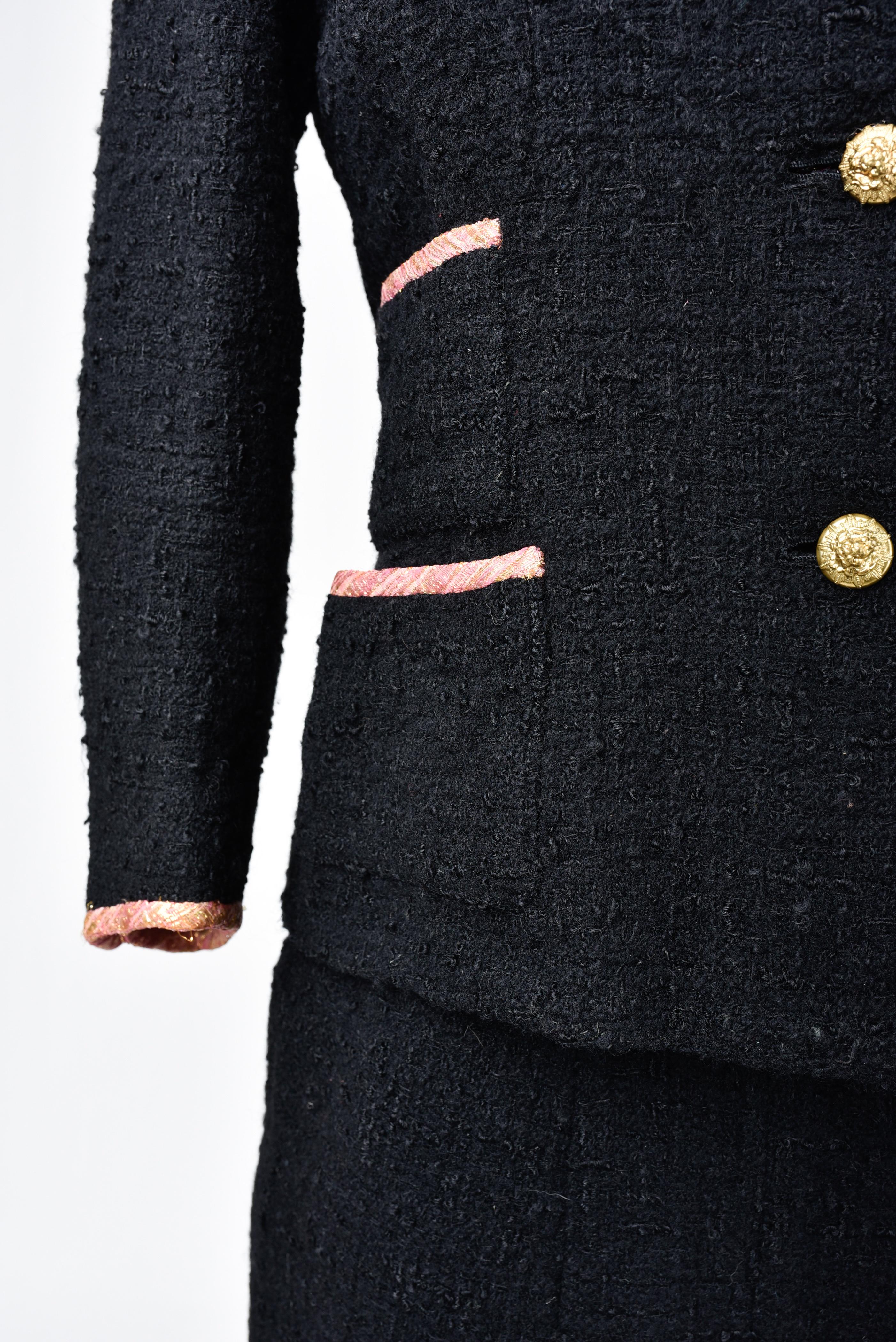 Ein Gabrielle Chanel Couture Anzug aus Wolle und goldenem Lamé CIRCA 1968-1970 im Angebot 6