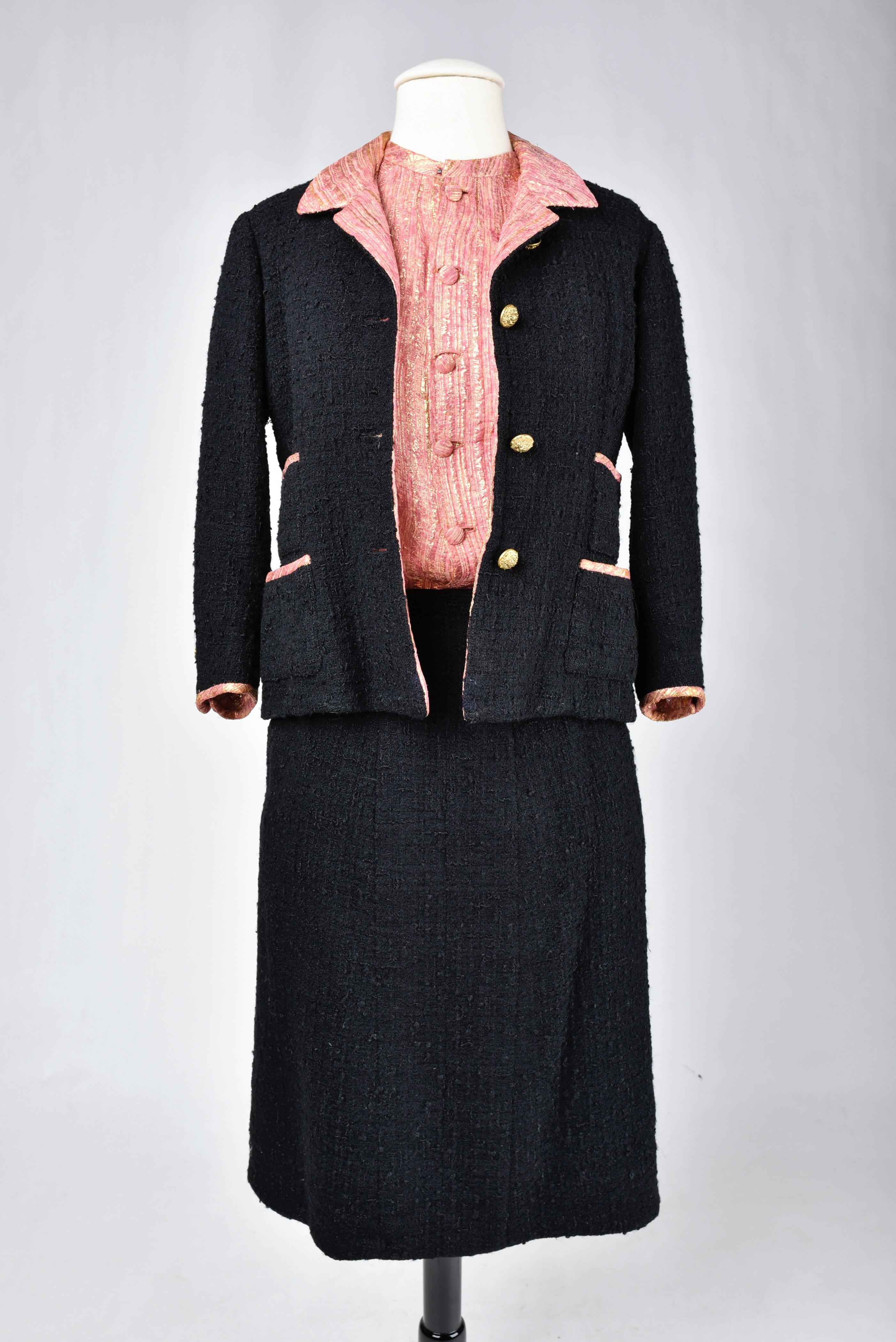 A Gabrielle Chanel Couture Woollen & golden lamé skirt suit Circa 1968-1970 For Sale 1