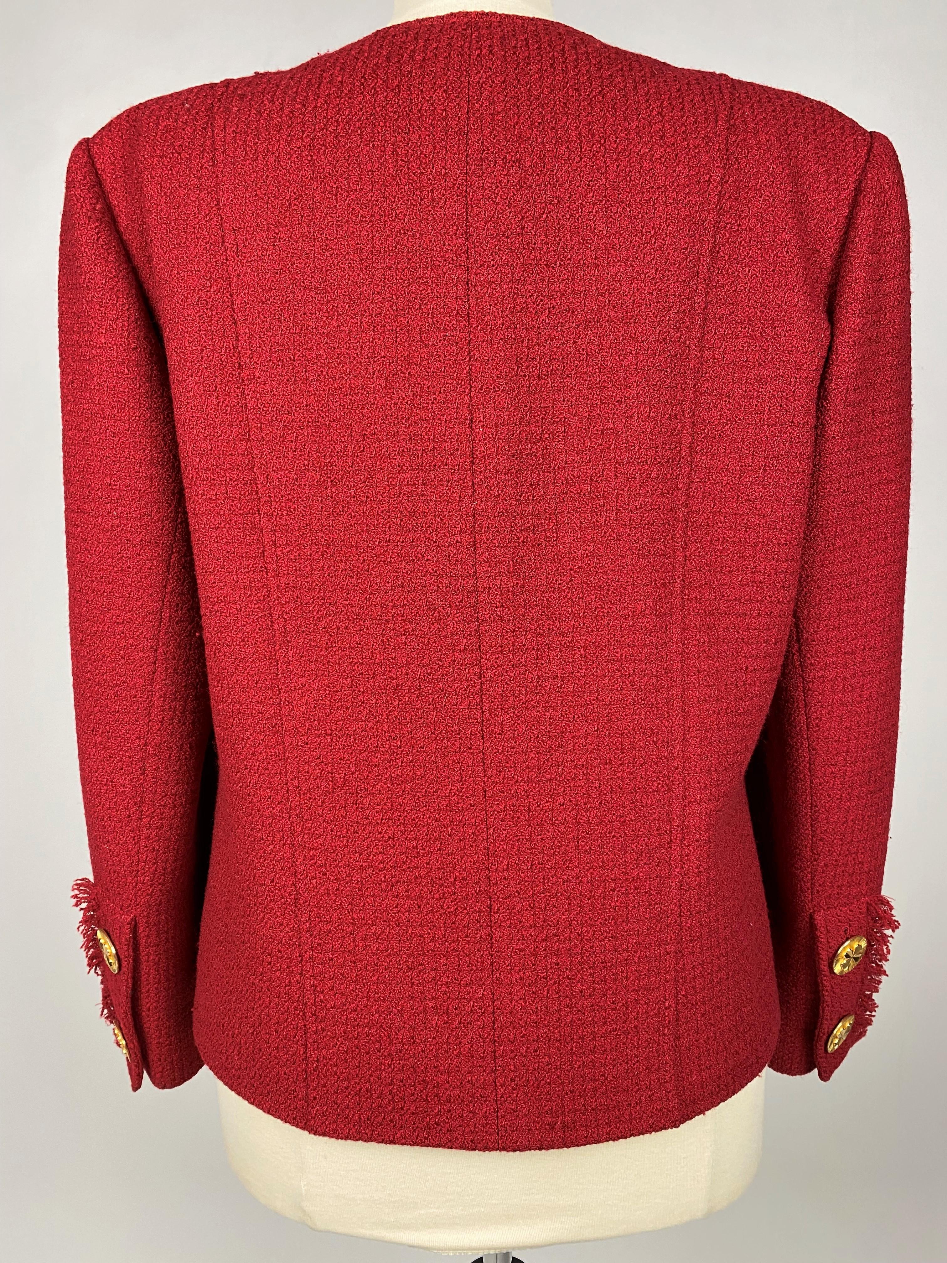 A Chanel - Karl Lagerfeld Veste en laine mohair rouge Circa 1995-2000 en vente 3