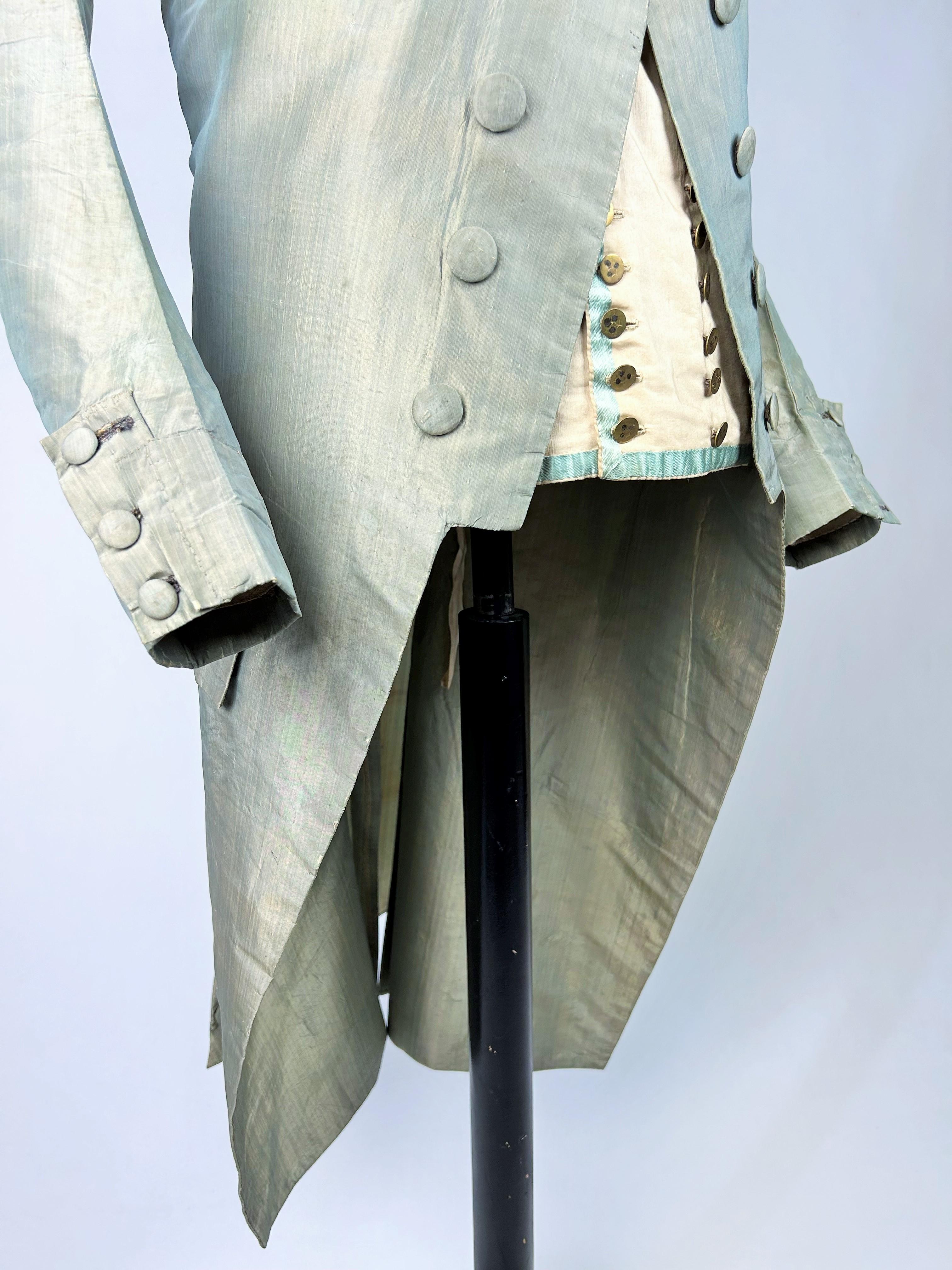 A changing taffeta summer habit and cotton waistcoat - England Circa 1785 1