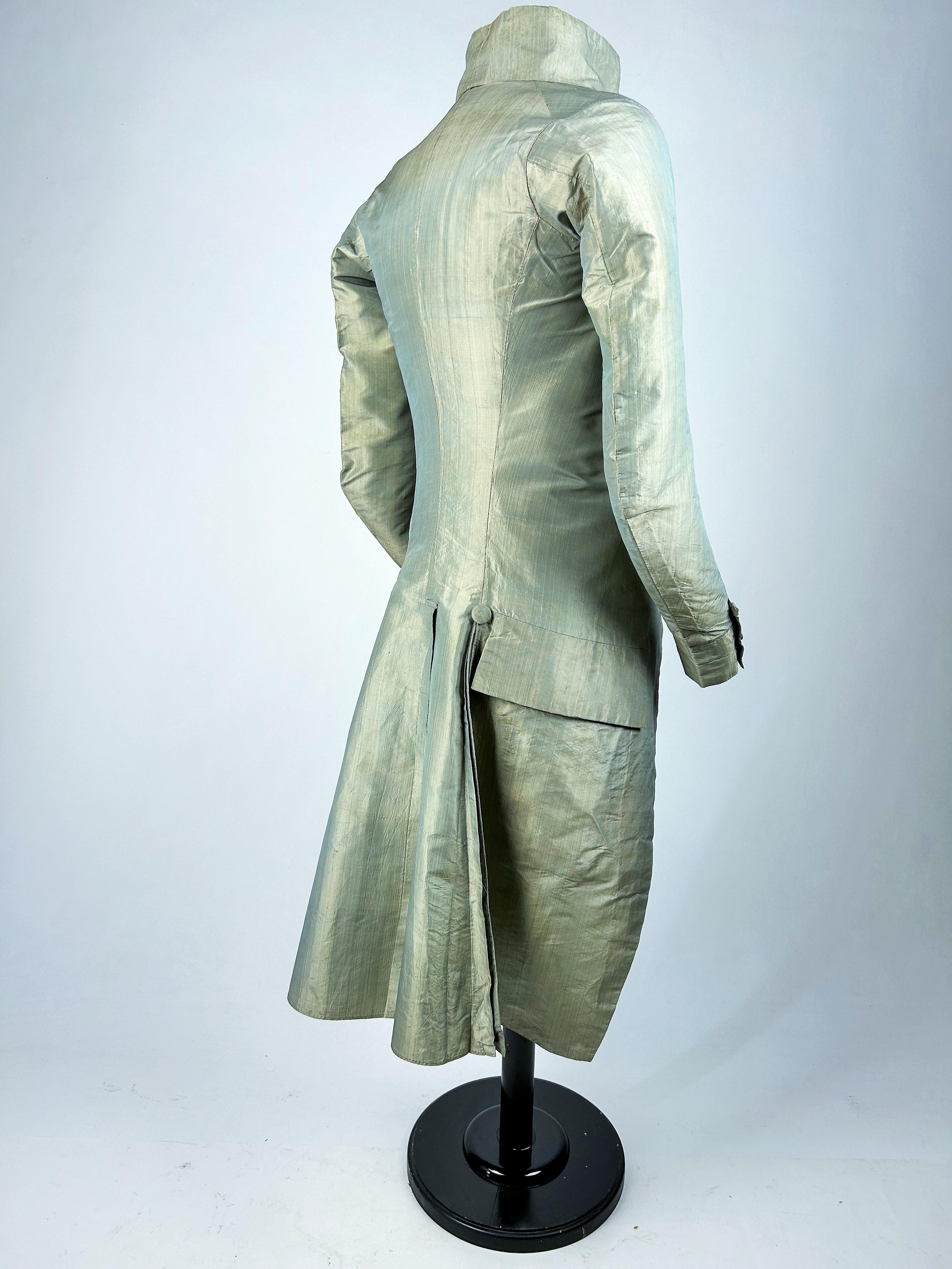 A changing taffeta summer habit and cotton waistcoat - England Circa 1785 3