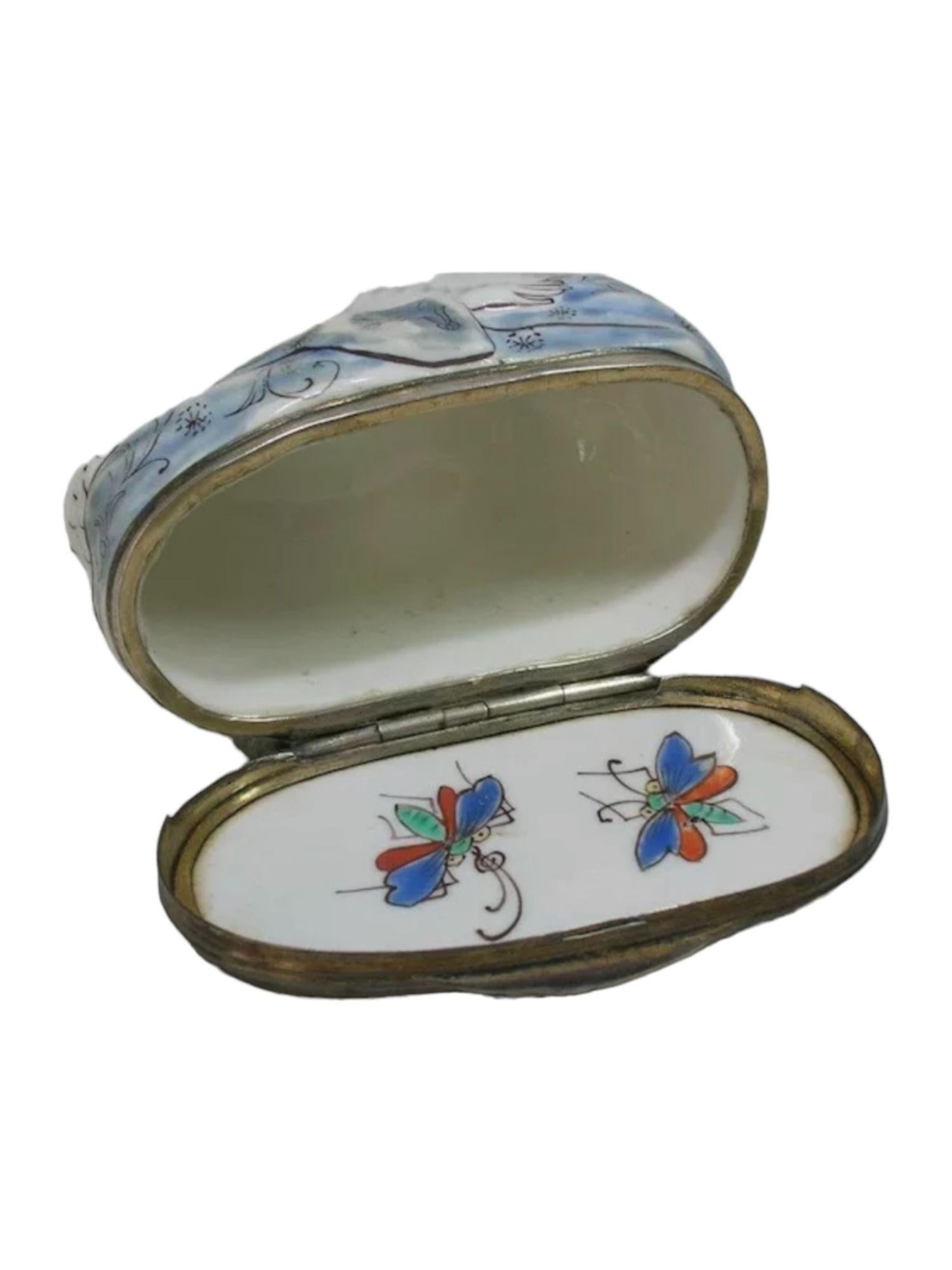 A Chantilly Silver Mounted Snuff Box of a Sleeping Monk, Mid 18th Century For Sale 2