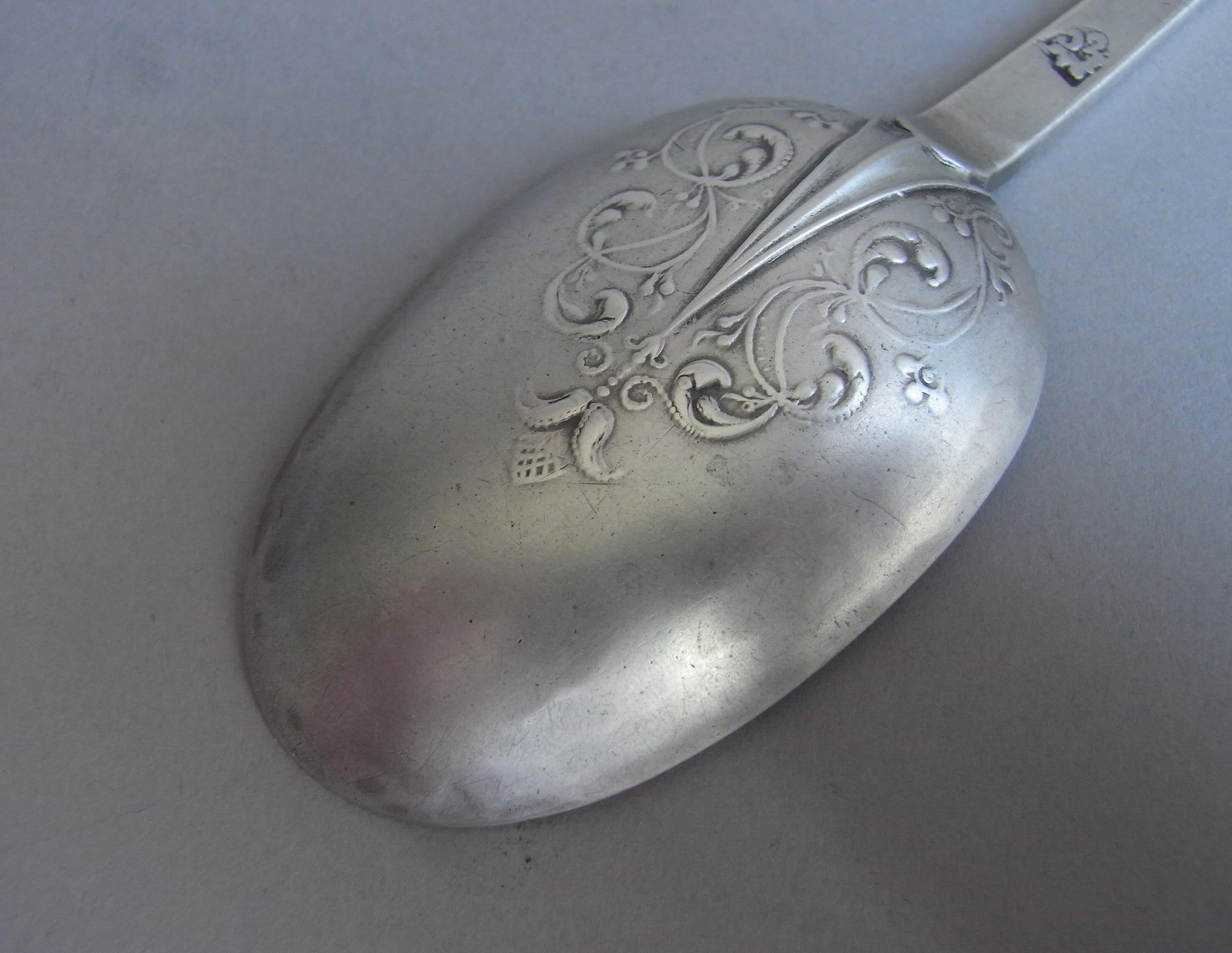 English Charles II Lace Back Trefid Spoon made in London in 1682 by Lawrence Coles For Sale