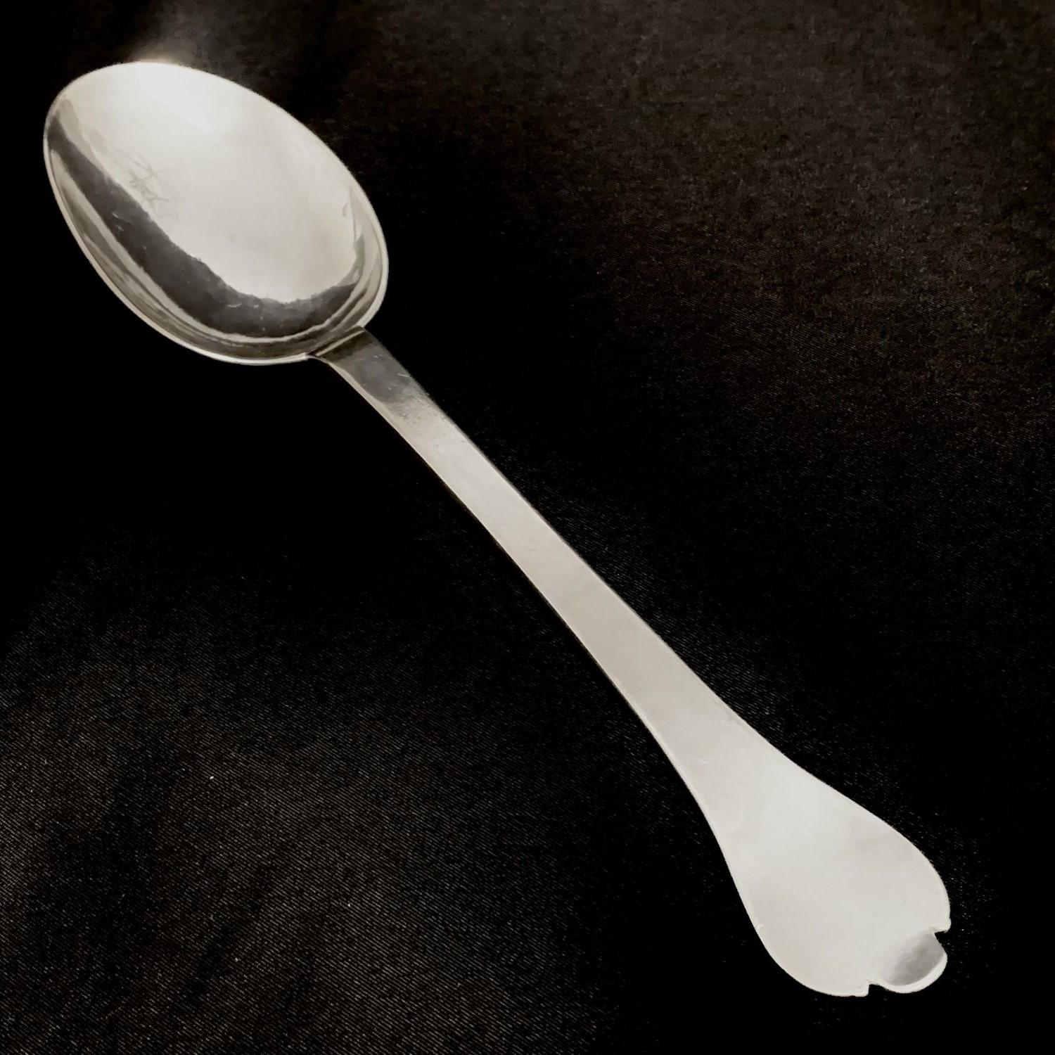 A Charles II Sterling Silver Trefid Spoon by John King London in 1683 For Sale 4