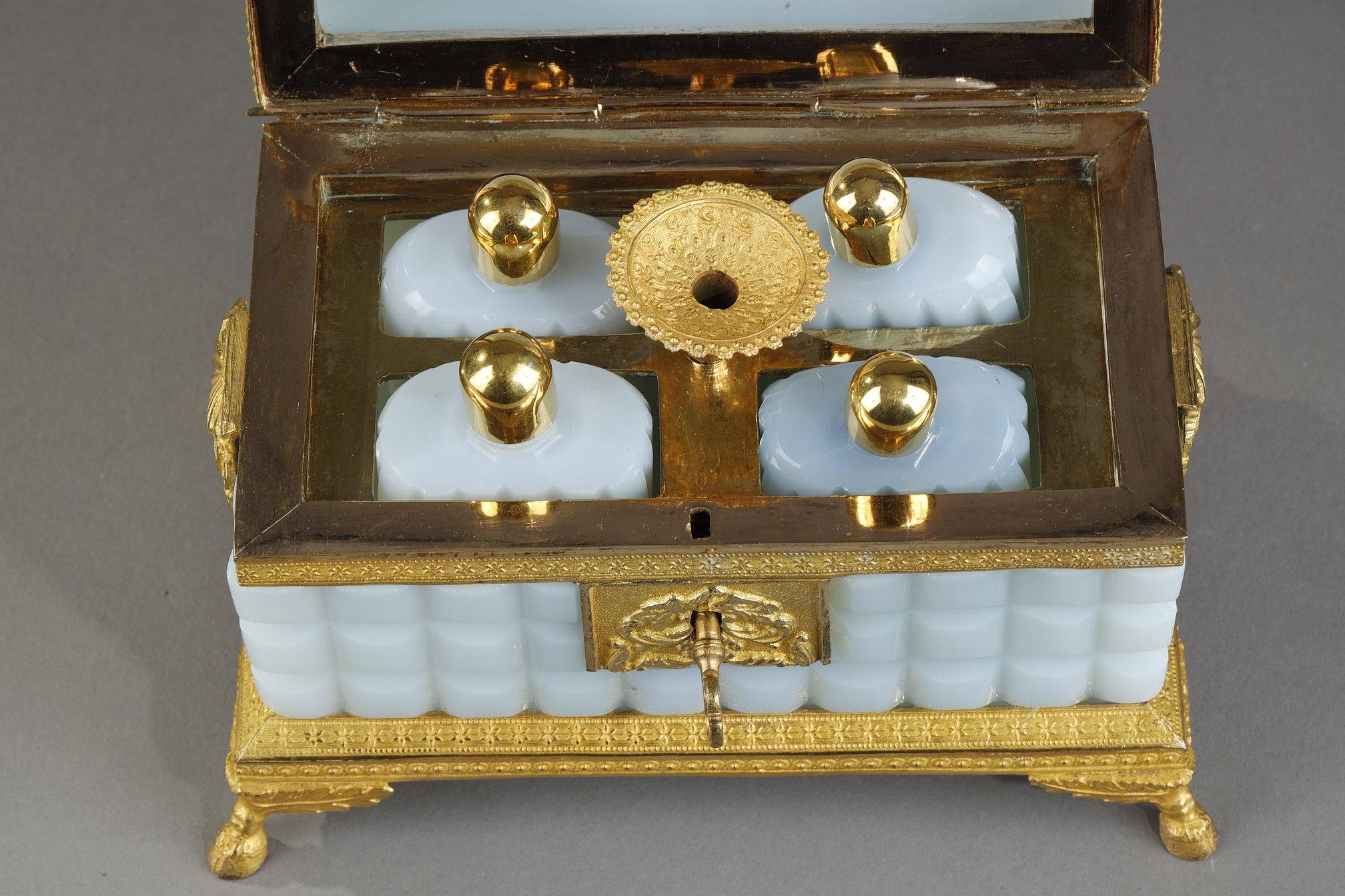 A Charles X opaline casket with its perfume bottles For Sale 4