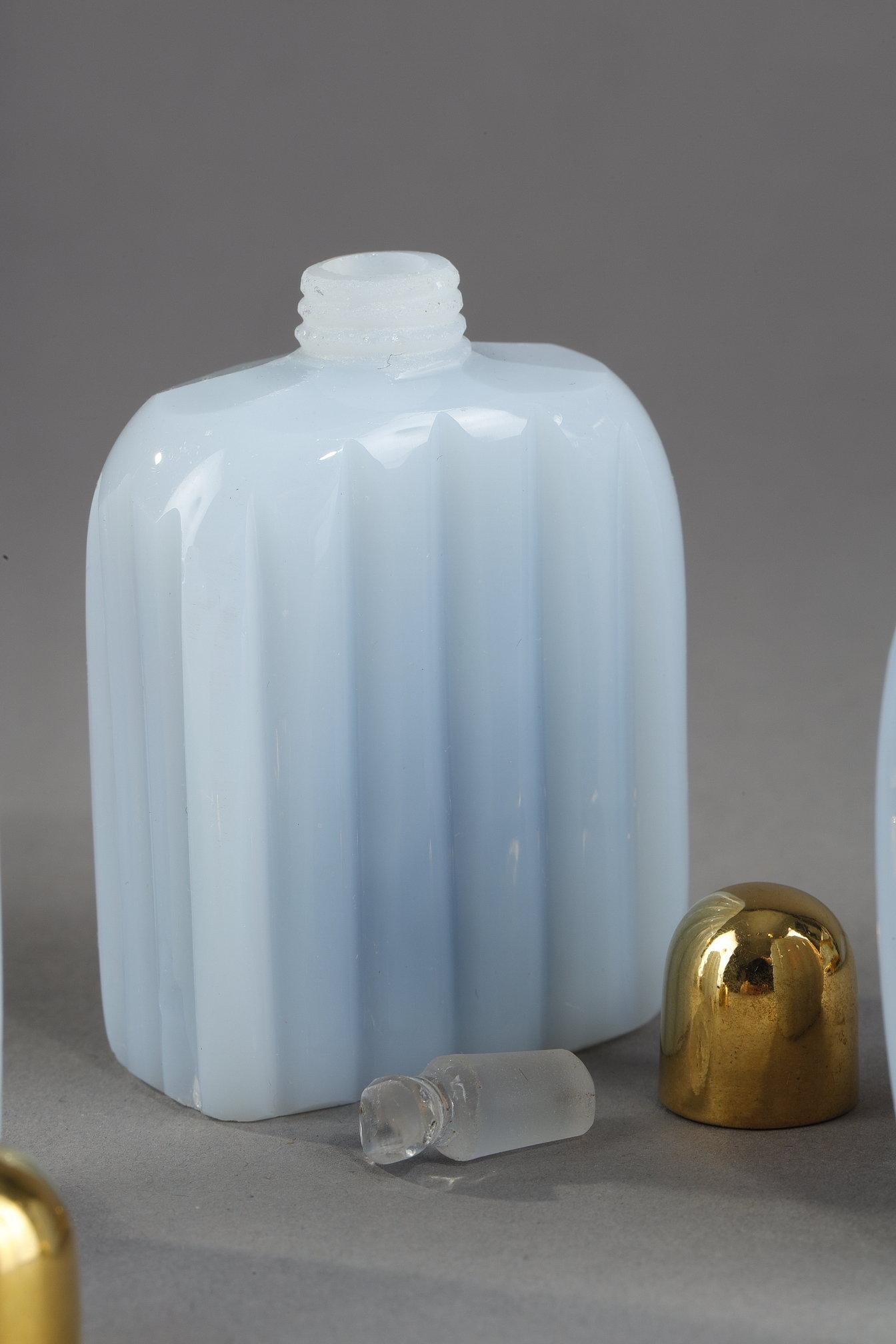 A Charles X opaline casket with its perfume bottles For Sale 10