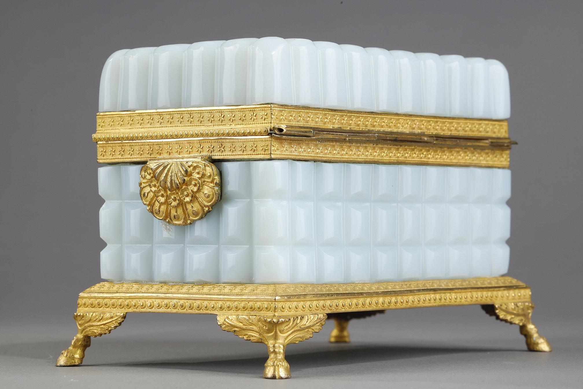 Early 19th Century A Charles X opaline casket with its perfume bottles For Sale